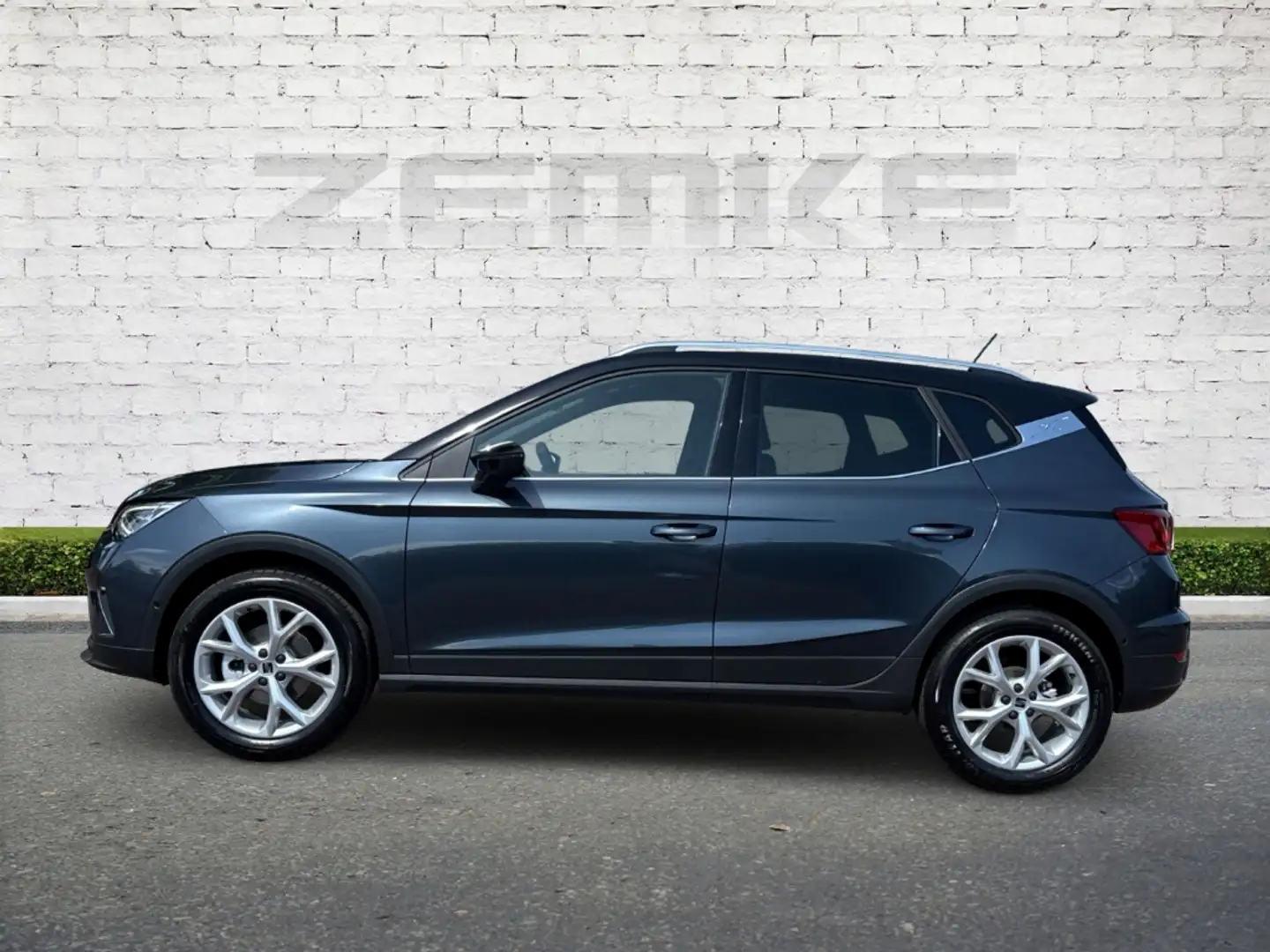 SEAT Arona FR 1.5 TSI DSG Voll LED Kamera PDC Sportpaket Digi Grau - 2