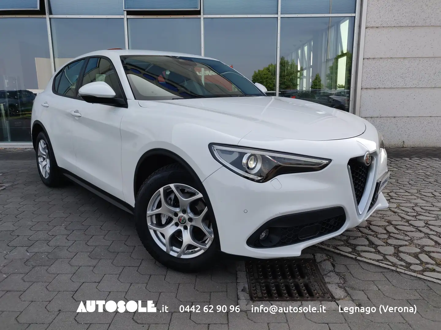Alfa Romeo Stelvio 2.2 RWD Business Automatica Blanco - 1