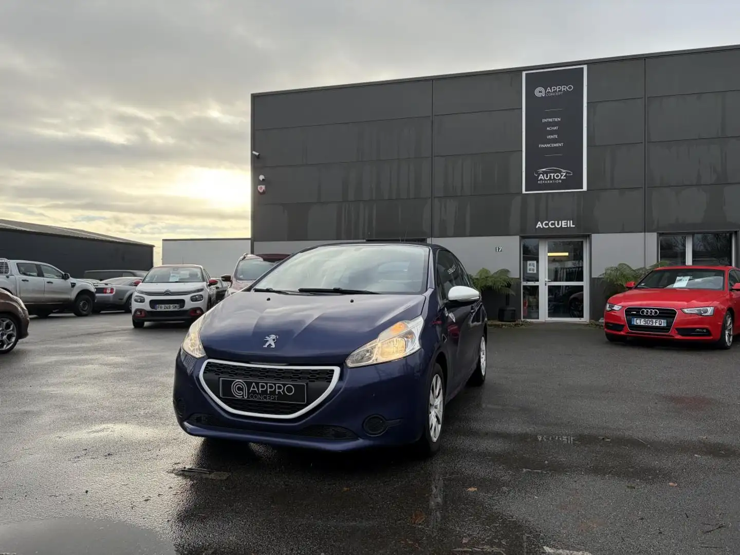 Peugeot 208 1.0 VTi 12V BERLINE Like PHASE 1 Bleu - 1