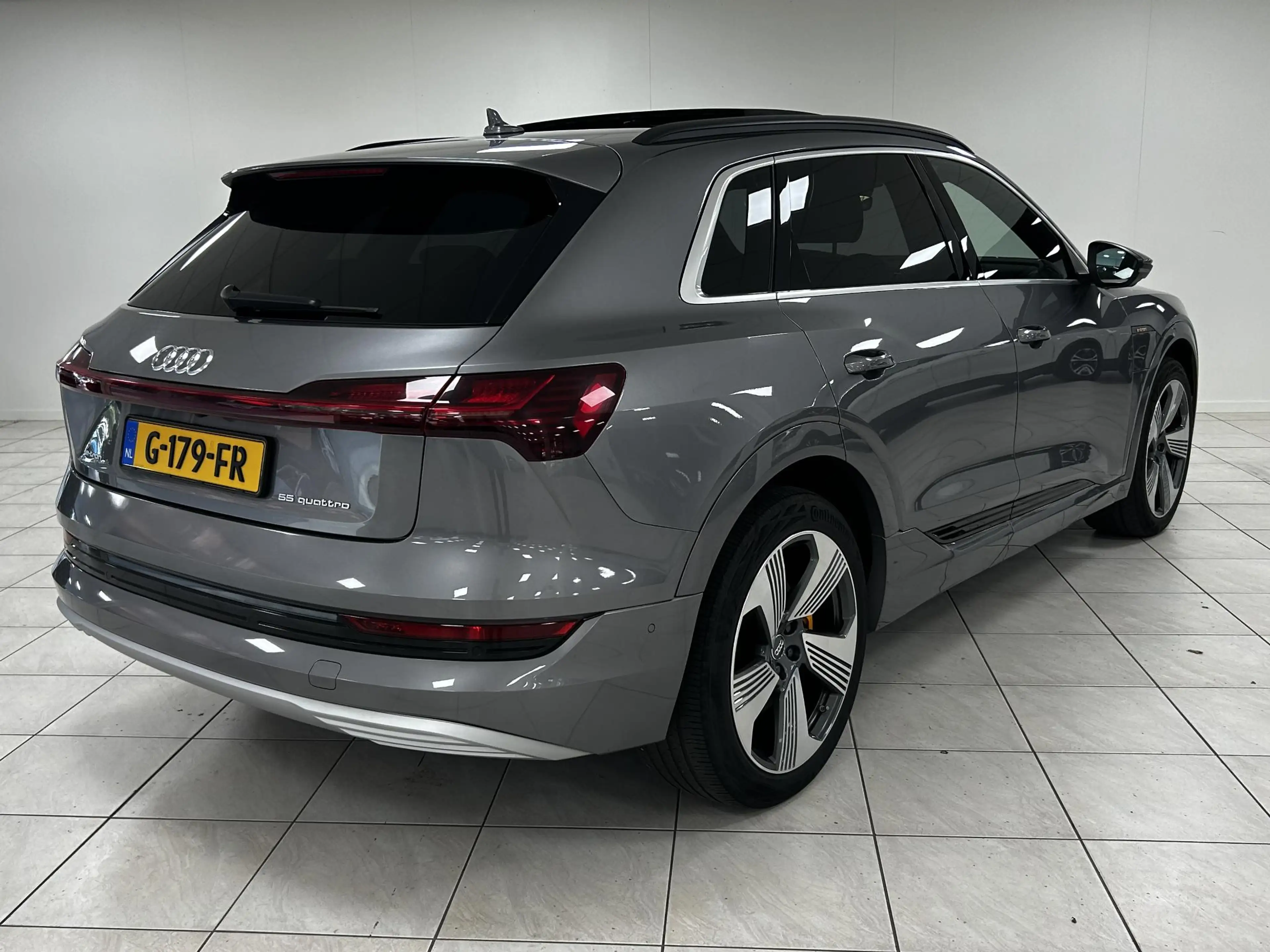 Audi e-tron e-tron 55 quattro advanced 95 kWh PANORAMADAK | AF — photo 2
