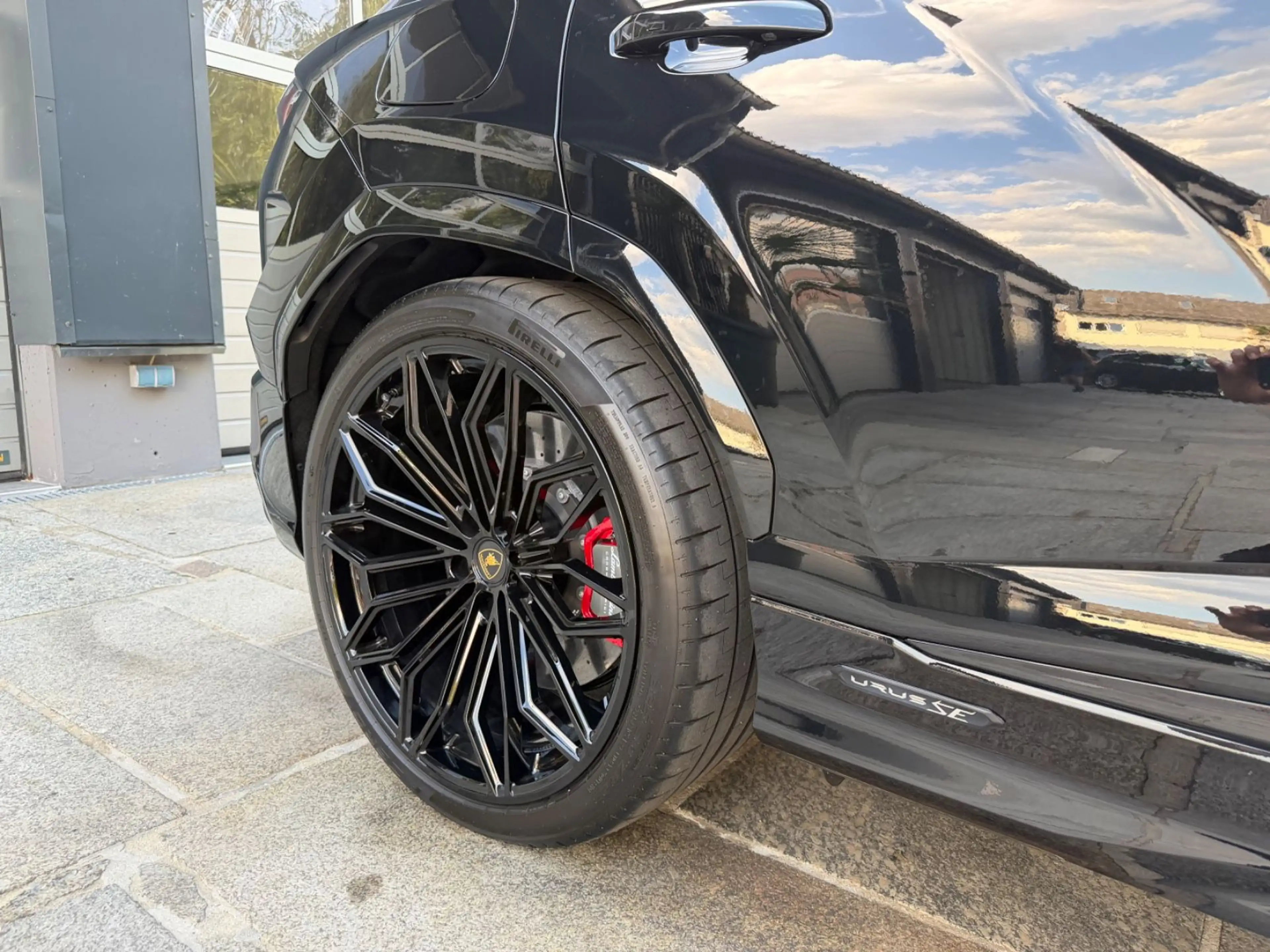 Lamborghini Urus SE Fond Entert. 900Km Neu Bang&Olufsen Pano — photo 7