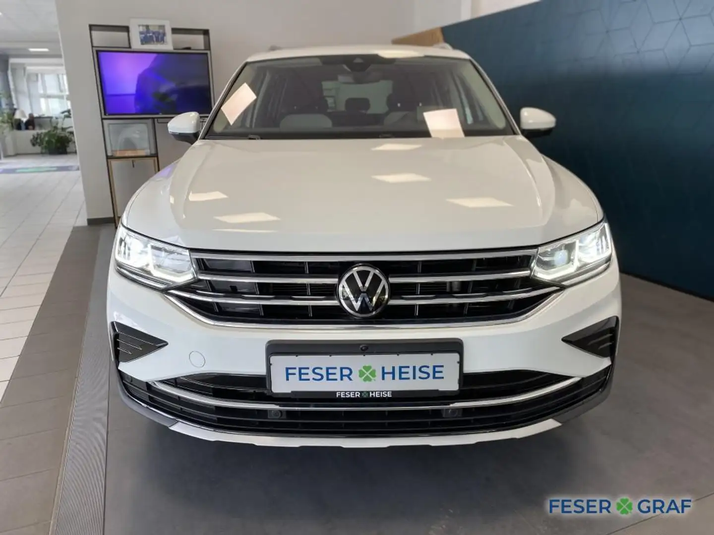 Volkswagen Tiguan 2.0 TSI Elegance 4Motion DSG*AreaView*Pano*Navi*Ma Weiß - 2