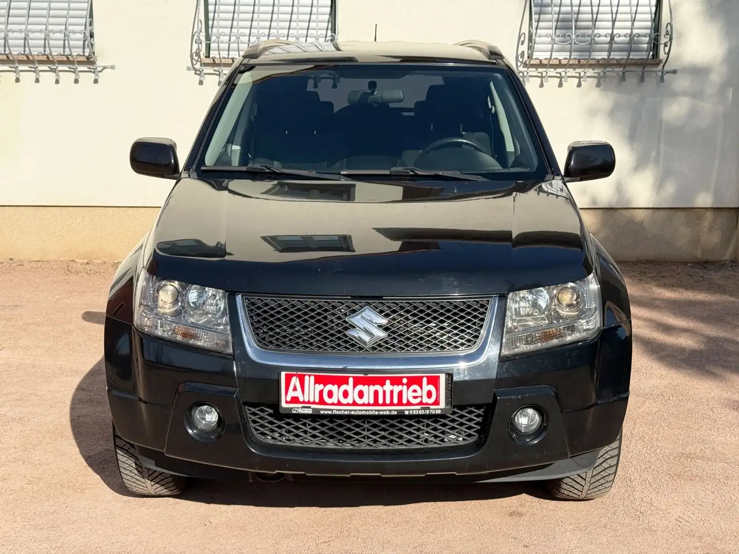 Suzuki Grand Vitara 2.0 Comfort 4X4 ALLRAD AHK SHZ Negro - 2