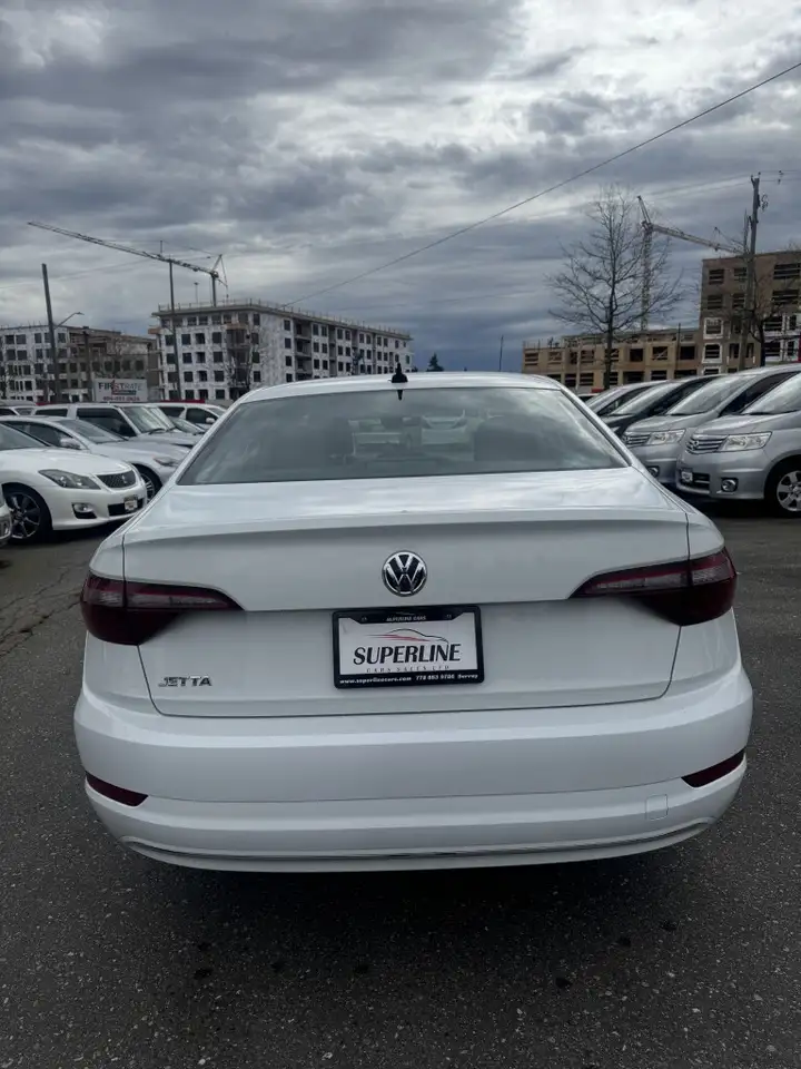 Volkswagen Jetta снимка Volkswagen Jetta