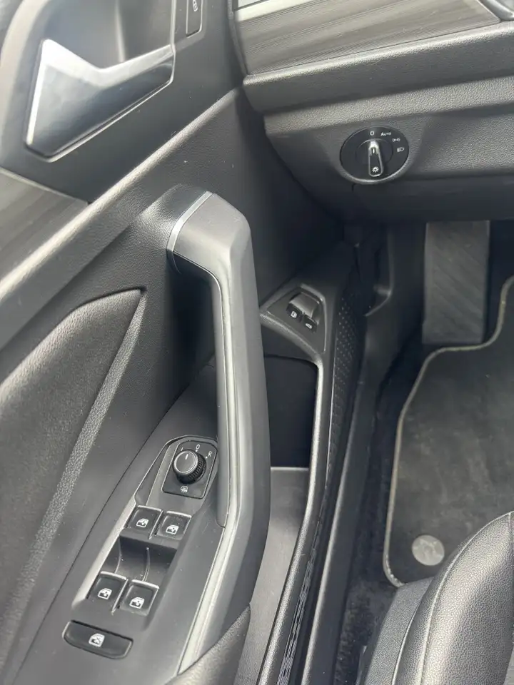 Volkswagen Jetta снимка Volkswagen Jetta