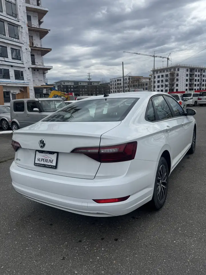Volkswagen Jetta снимка Volkswagen Jetta