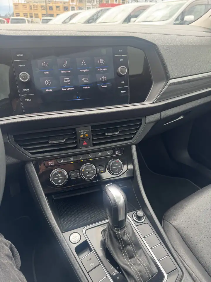 Volkswagen Jetta снимка Volkswagen Jetta