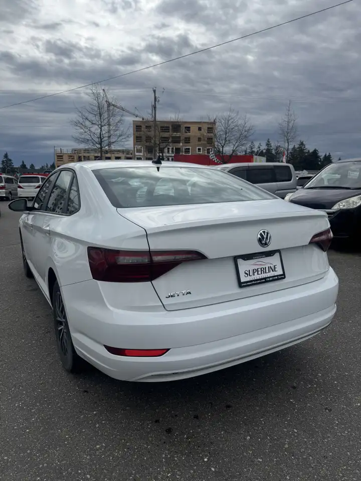 Volkswagen Jetta снимка Volkswagen Jetta