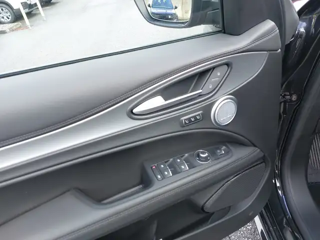 Alfa Romeo Stelvio Veloce 2.2 Diesel 210PS Q4 Ansicht 17