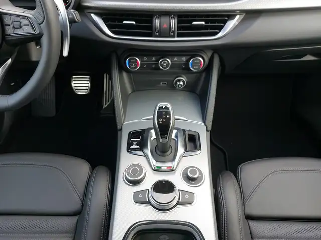 Alfa Romeo Stelvio Veloce 2.2 Diesel 210PS Q4 Ansicht 8