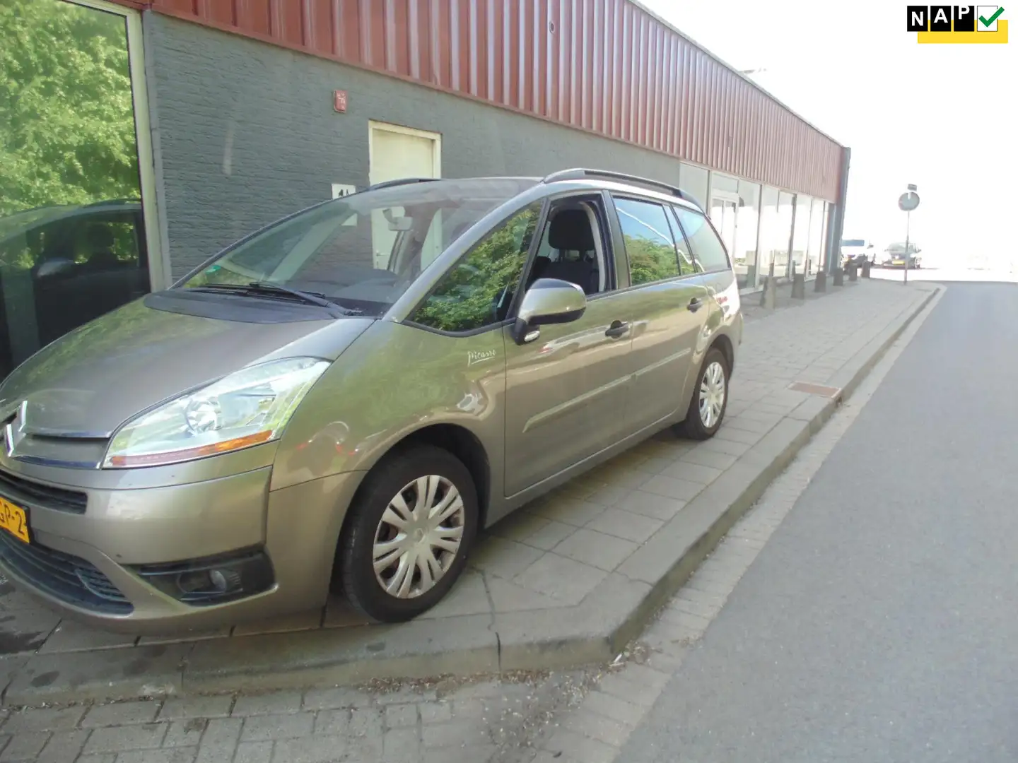 Citroen Grand C4 Picasso 1.6 VTi Image 7p. smeđa - 1