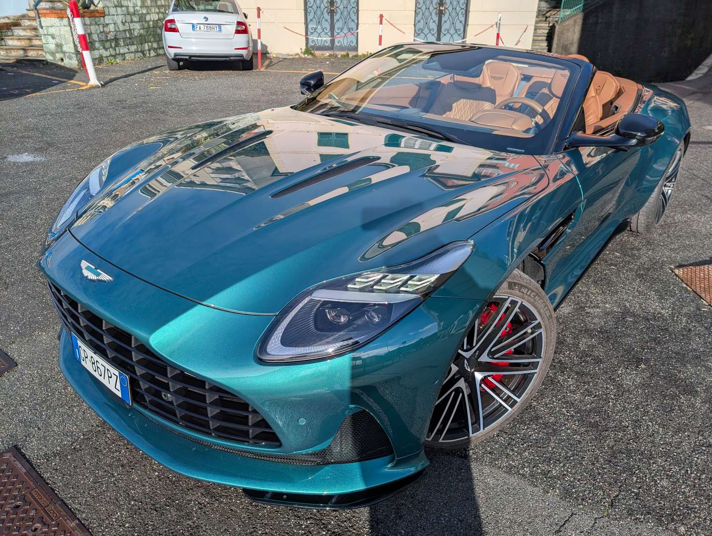 Aston Martin DB12 Volante 4.0 V8 Auto -  - Joinsteer - #2