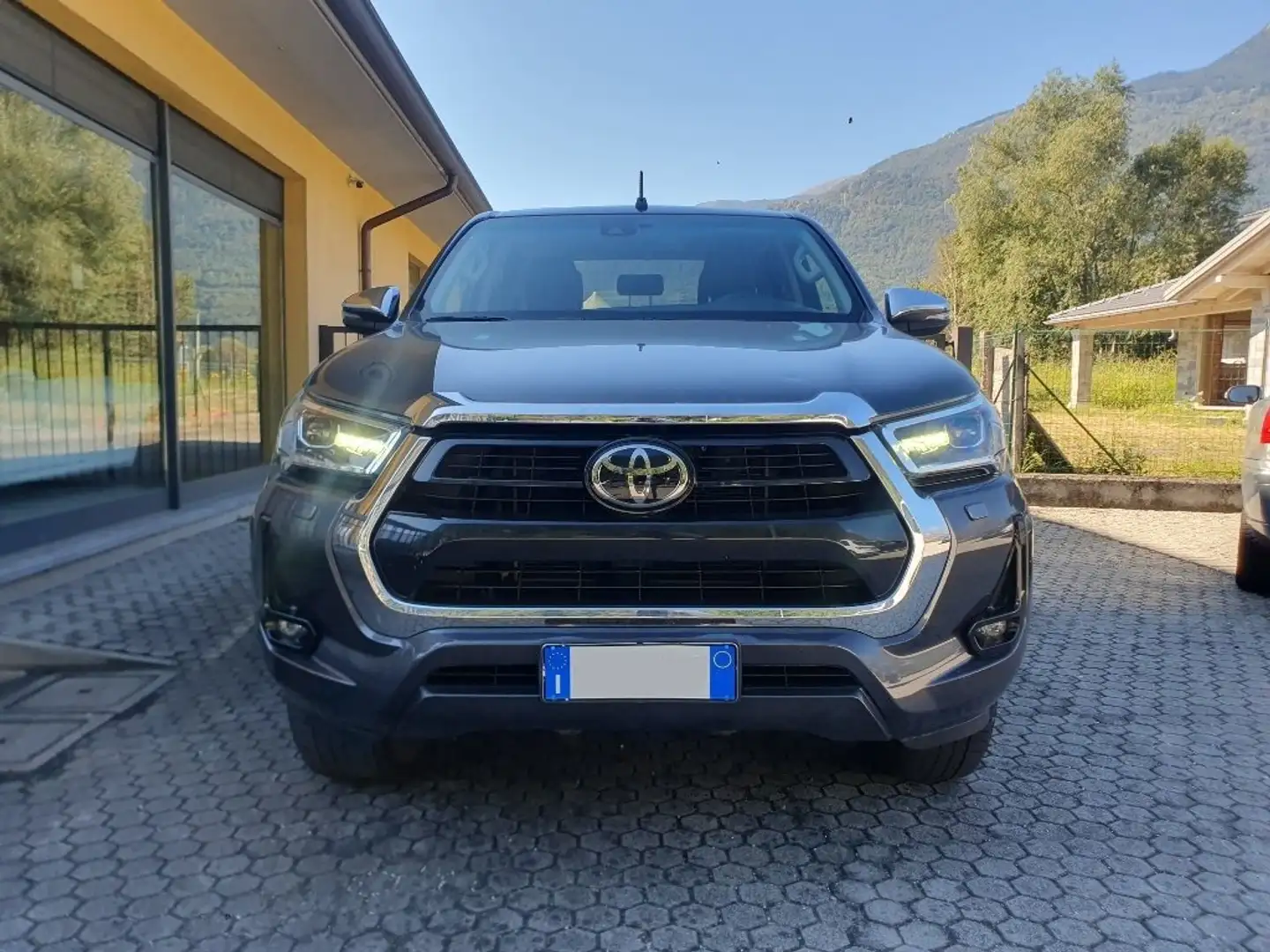 Toyota Hilux Hilux 2.4 d-4d double cab Executive 4wd auto Grigio - 2