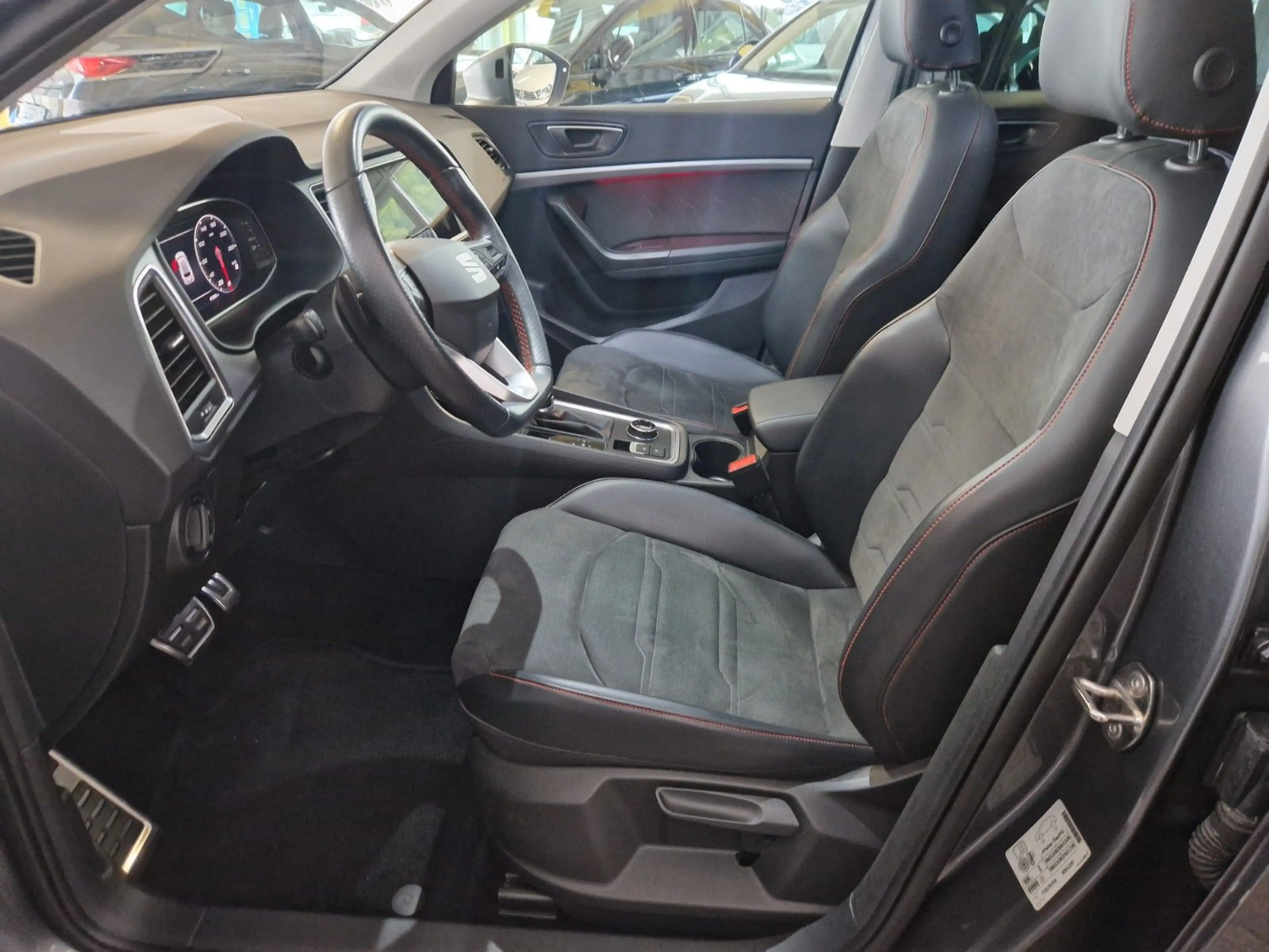 SEAT Ateca 2.0 TSI FR 4Drive Navi AHK SH ACC LED — photo 8