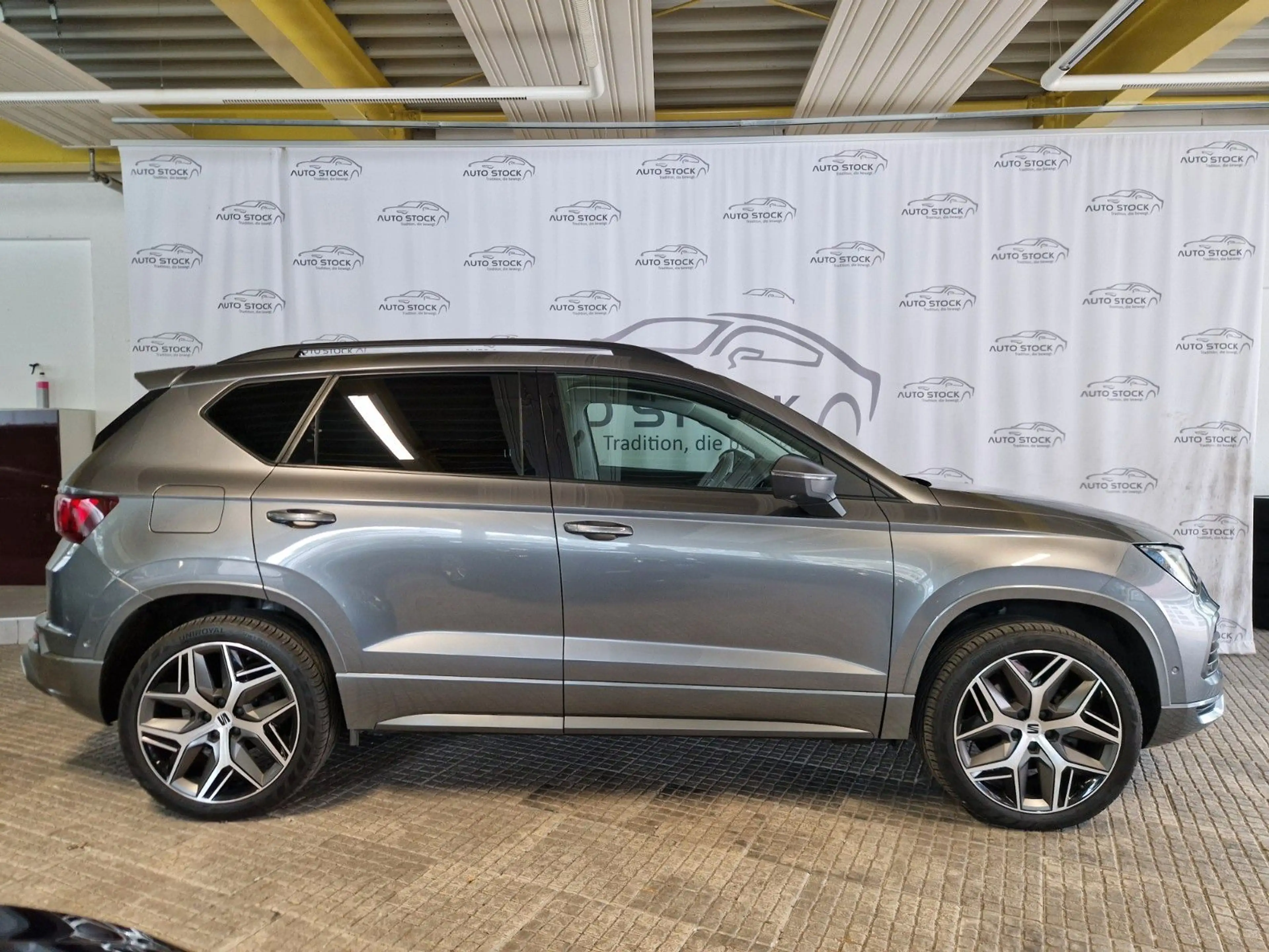 SEAT Ateca 2.0 TSI FR 4Drive Navi AHK SH ACC LED — photo 4