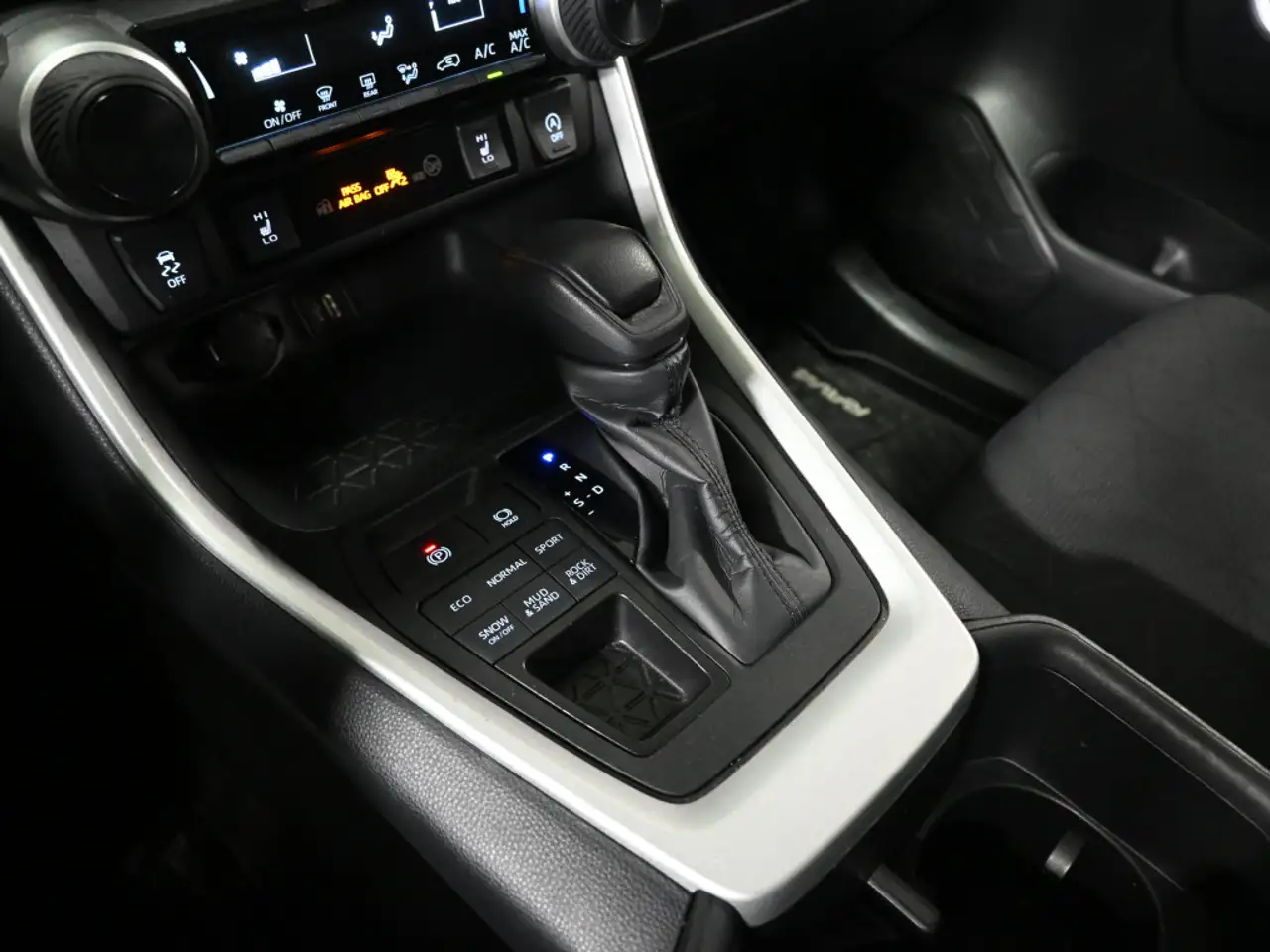 Toyota RAV 4 снимка Toyota RAV 4