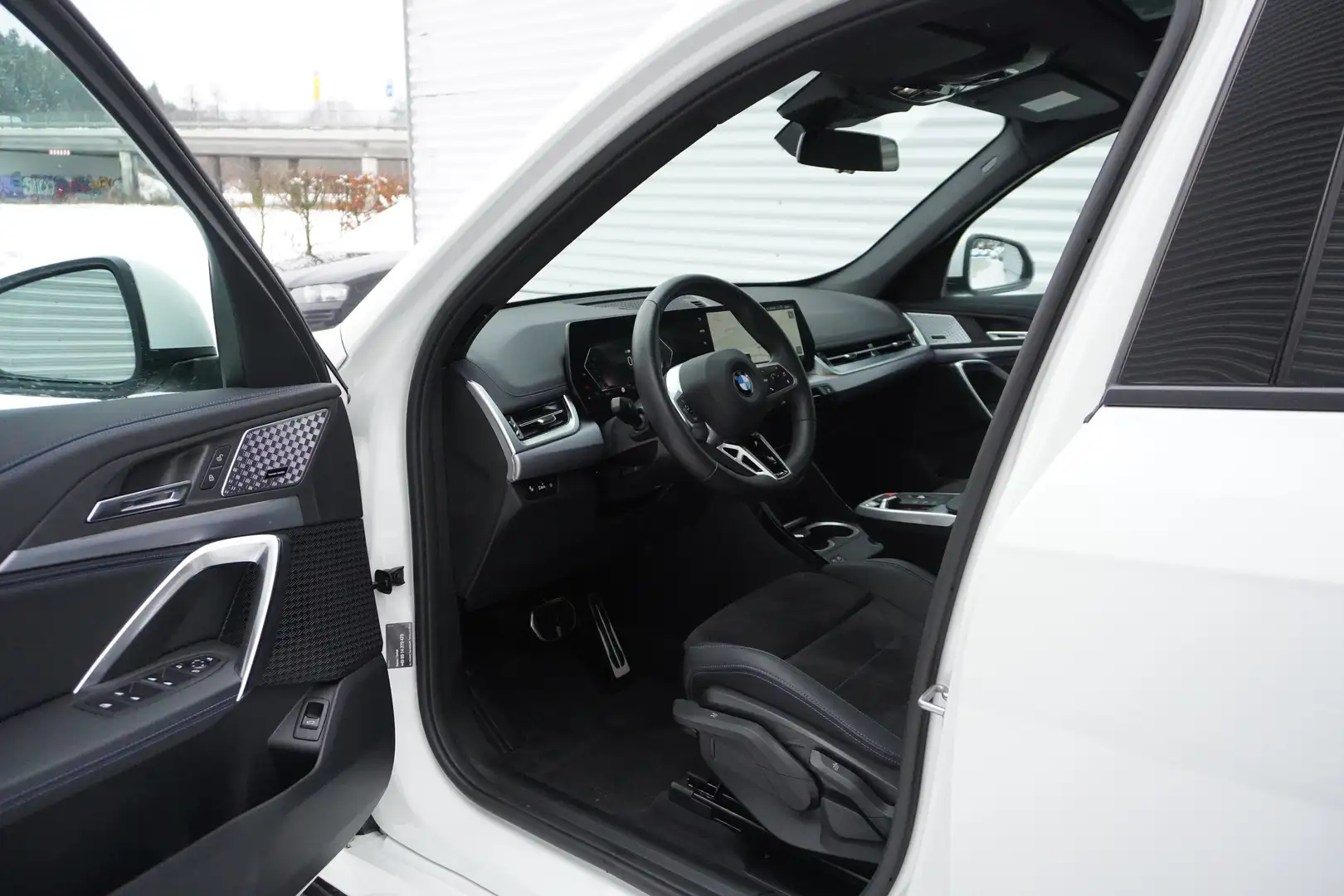 BMW X1 sDrive20d M Sport Glasdach AHK HarmanKardon Sports Weiß - 2