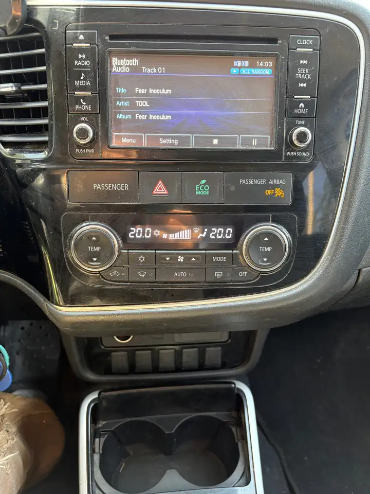 Mitsubishi Outlander снимка Mitsubishi Outlander