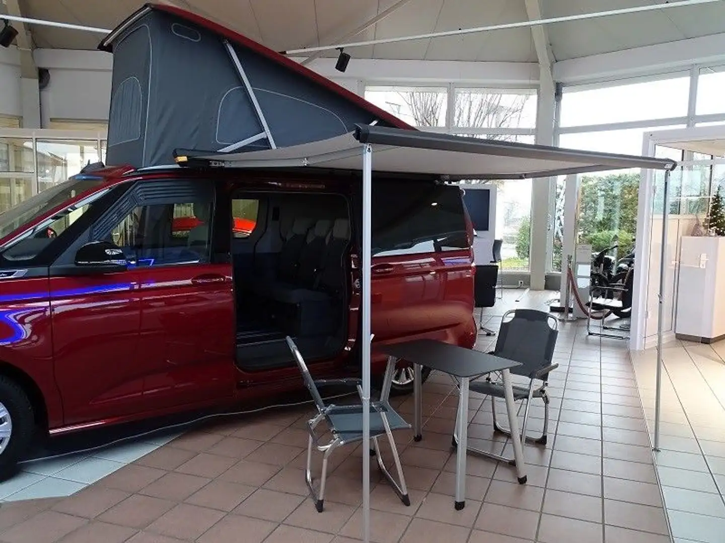 Volkswagen T7 California 2.0 TDI DSG Beach Camper ( Lang ) Rot - 2