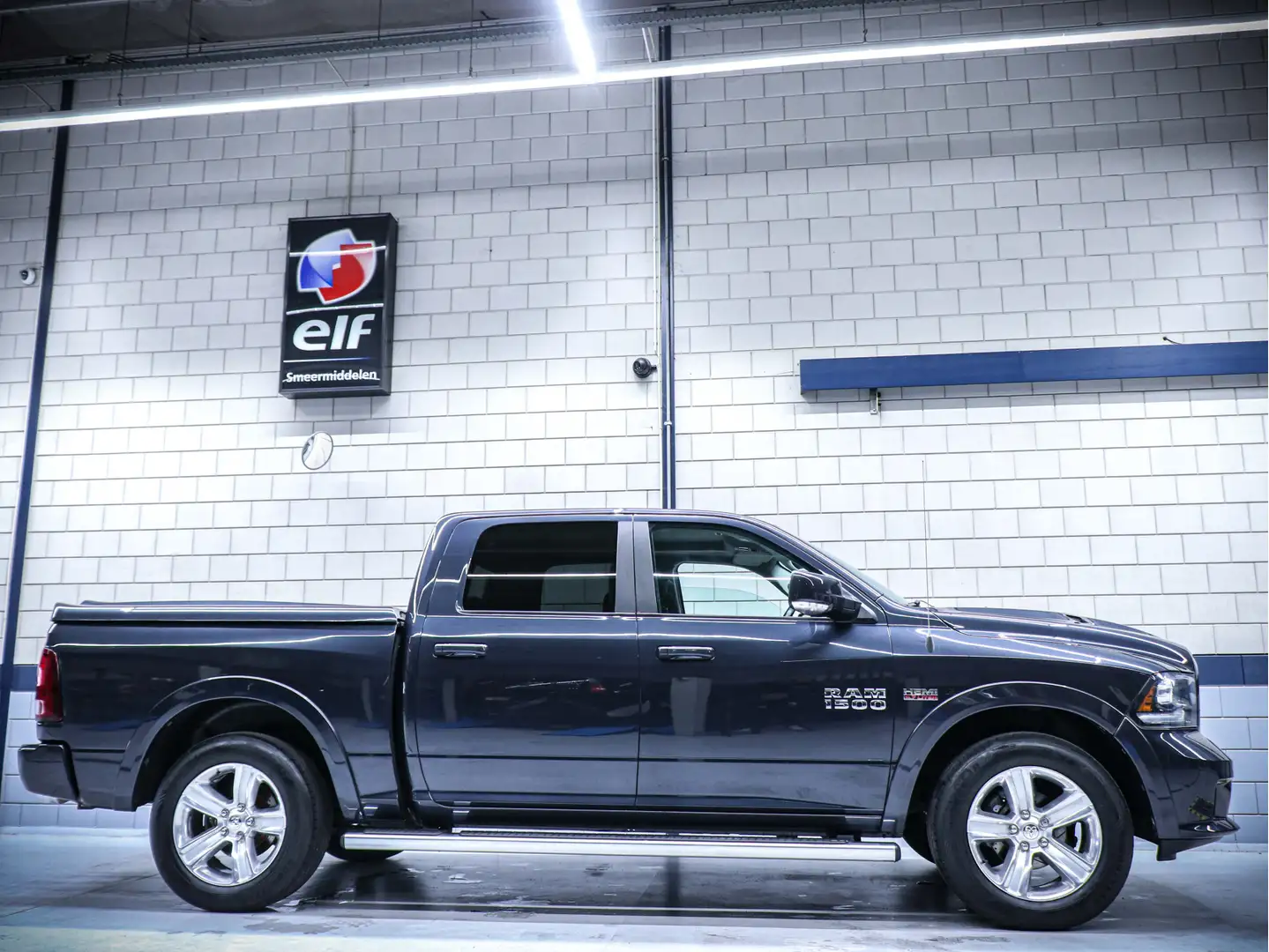 Dodge RAM 1500 Sport | Luchtvering | 5.7L Hemi V8 Blauw - 2