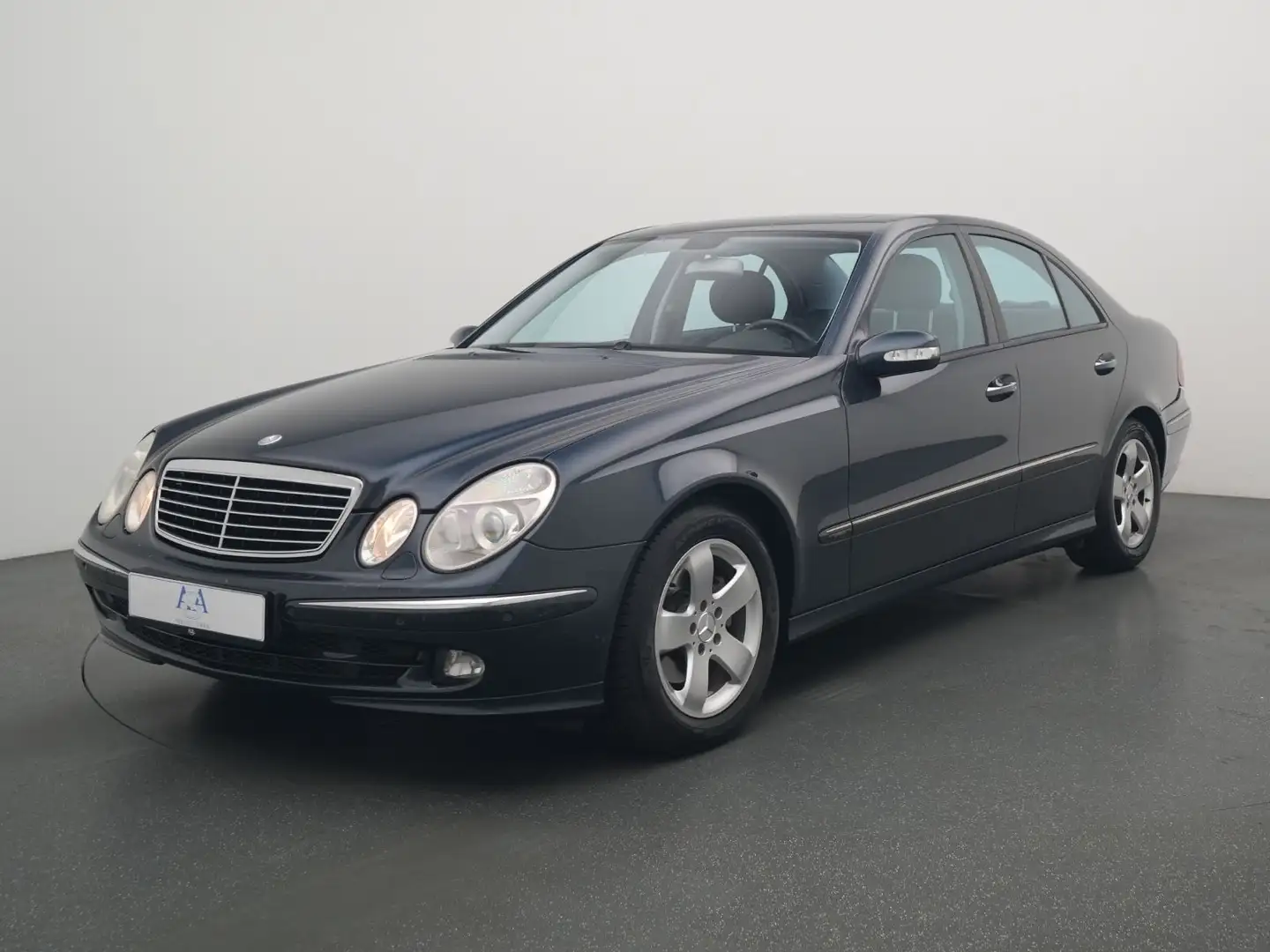 Mercedes-Benz E 280 CDI Avantgarde SCHIEBEDACH+TLEDER+SITZHZG Schwarz - 1