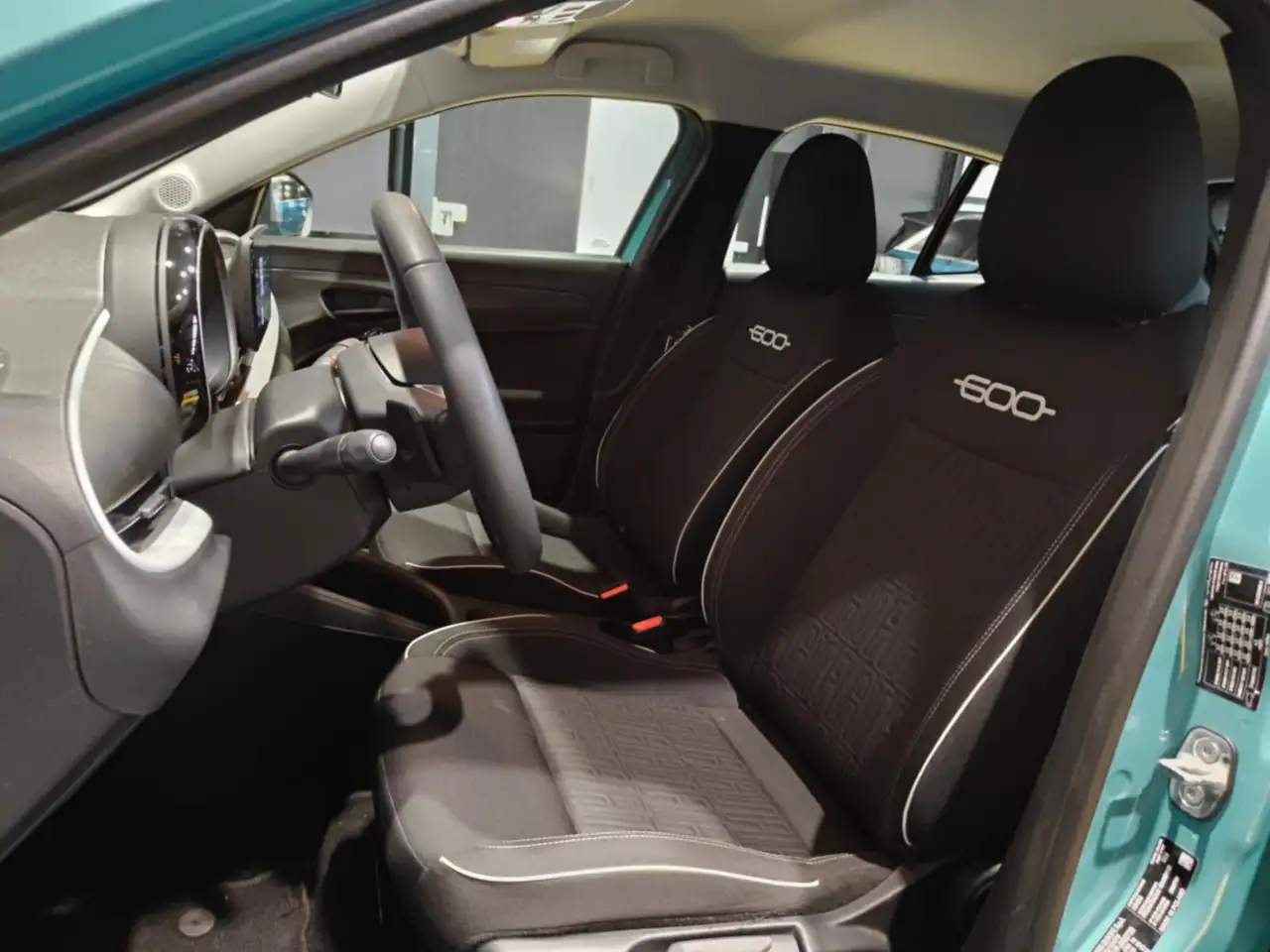 Fiat 600 1.2 Mild Hybride / Airco / Cruise / 16" / Apple / PDC 13