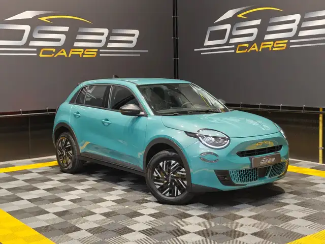 Fiat 600 1.2 Mild Hybride / Airco / Cruise / 16" / Apple / PDC