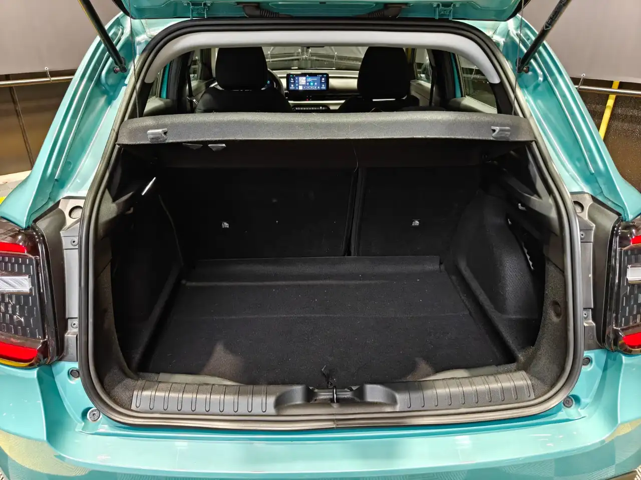 Fiat 600 1.2 Mild Hybride / Airco / Cruise / 16" / Apple / PDC 14