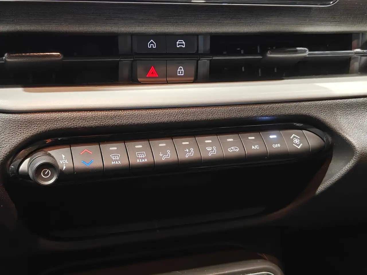 Fiat 600 1.2 Mild Hybride / Airco / Cruise / 16" / Apple / PDC 23