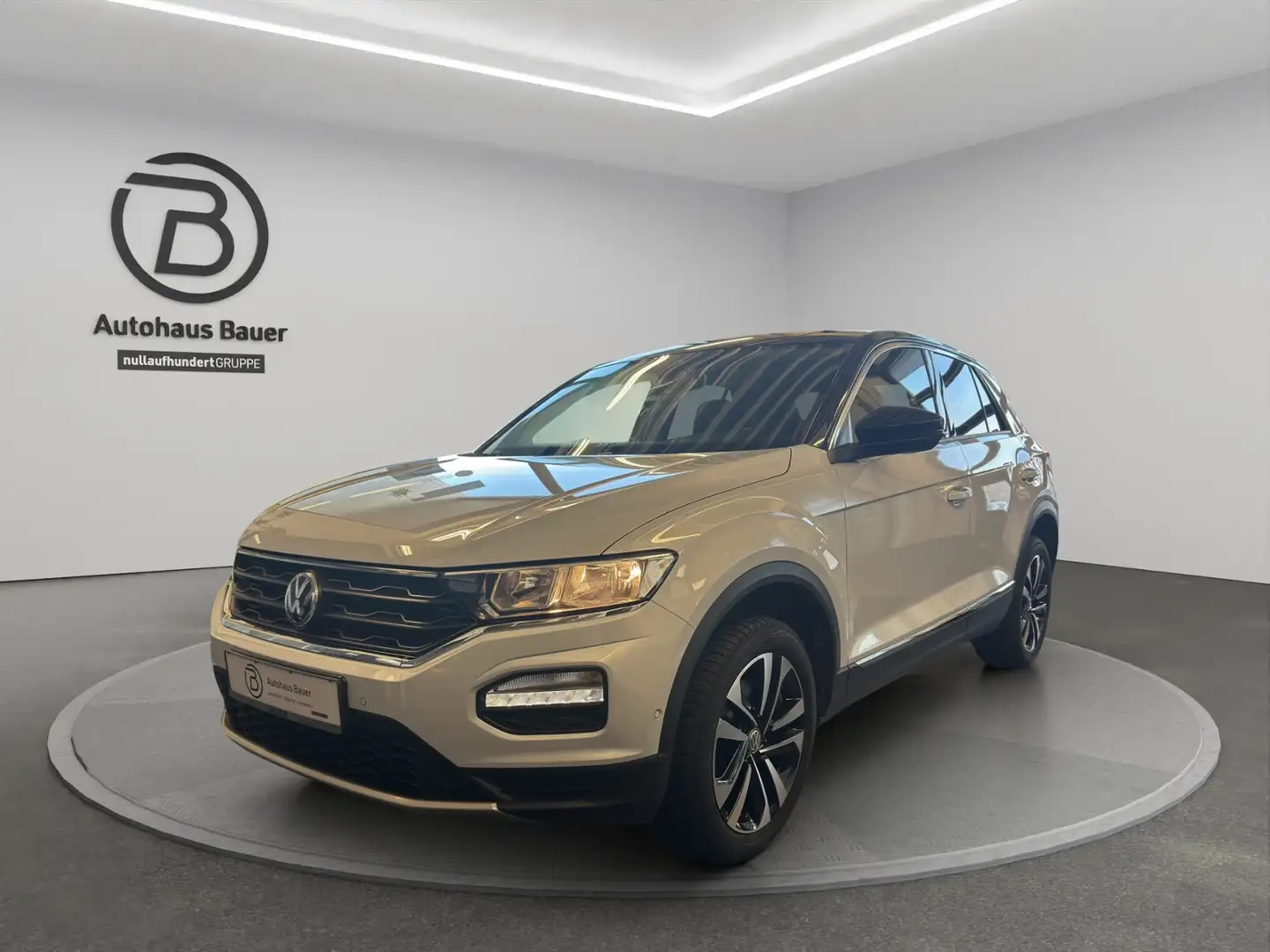 Volkswagen T-Roc 2.0TDI DSG AHK NAVI IQ.DRIVE Bianco - 2
