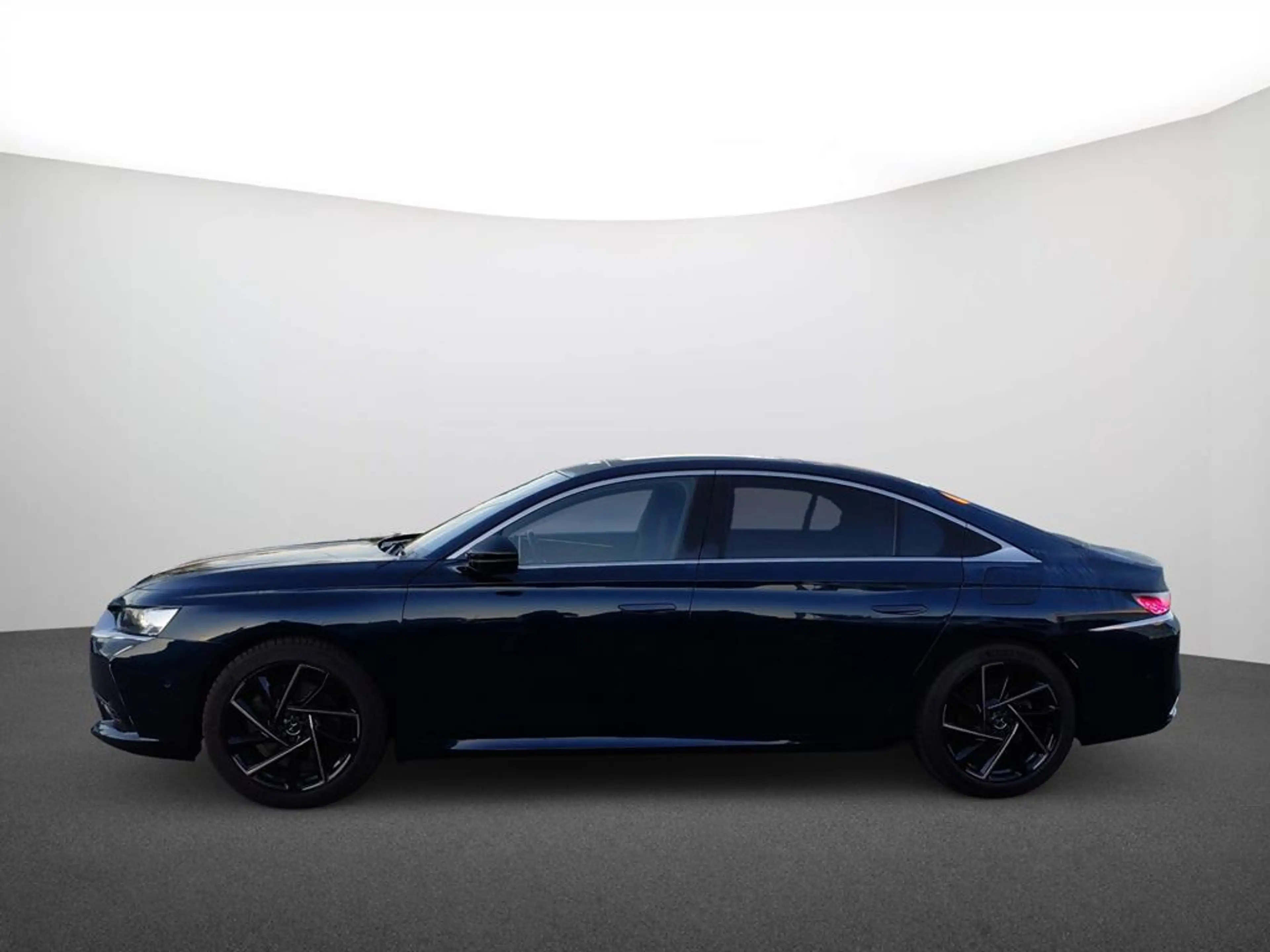 DS Automobiles DS 9 E-Tense 225 Rivoli + — photo 4