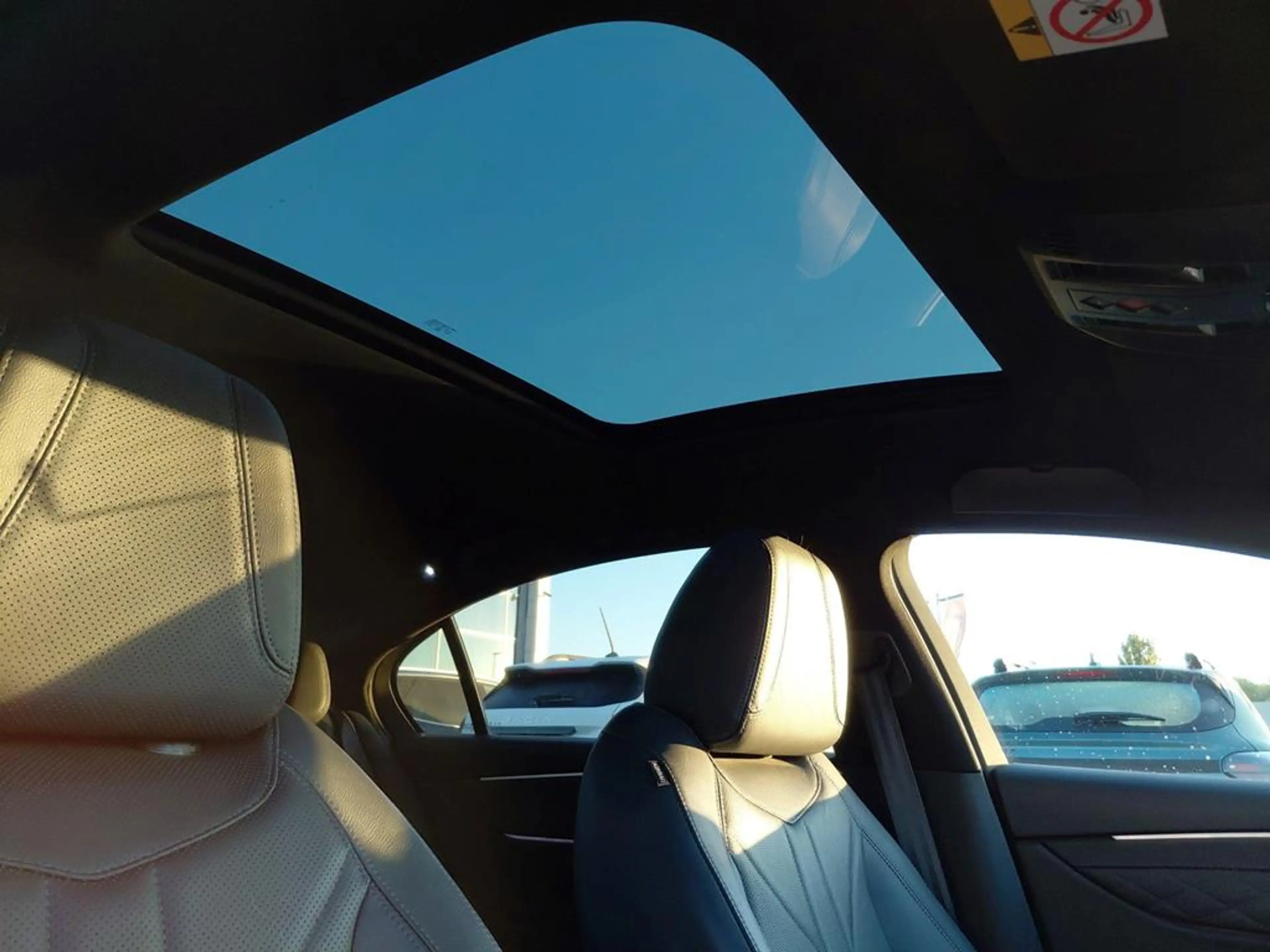 DS Automobiles DS 9 E-Tense 225 Rivoli + — photo 15