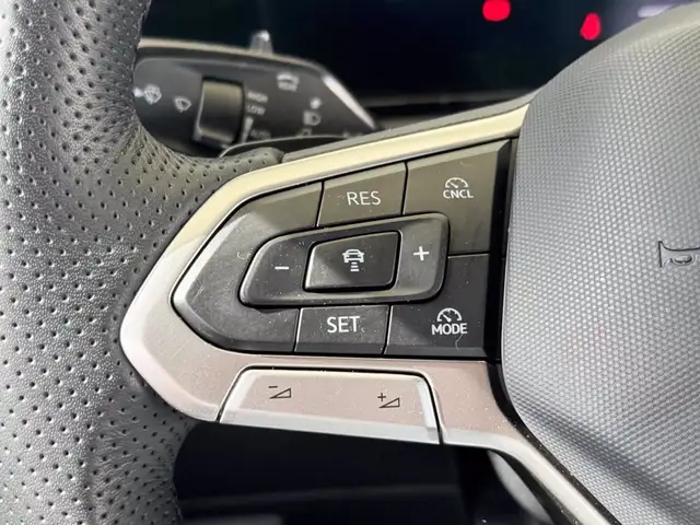 Volkswagen Tiguan view 22