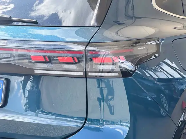 Volkswagen Tiguan view 18
