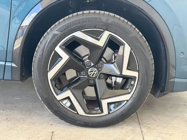 Volkswagen Tiguan view 16