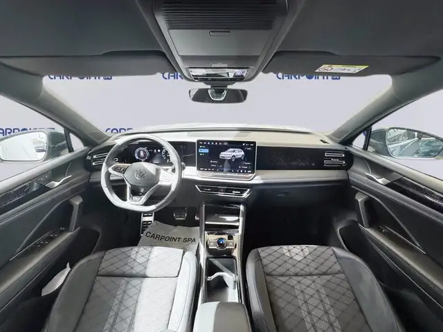Volkswagen Tiguan view 12