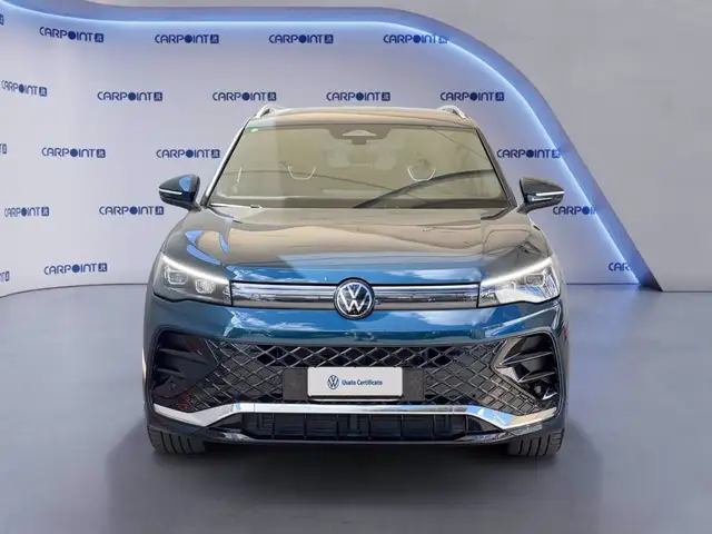 Volkswagen Tiguan view 4