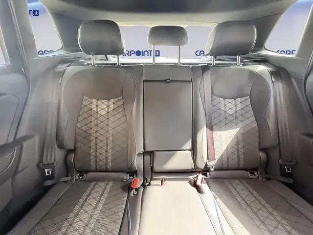 Volkswagen Tiguan view 11