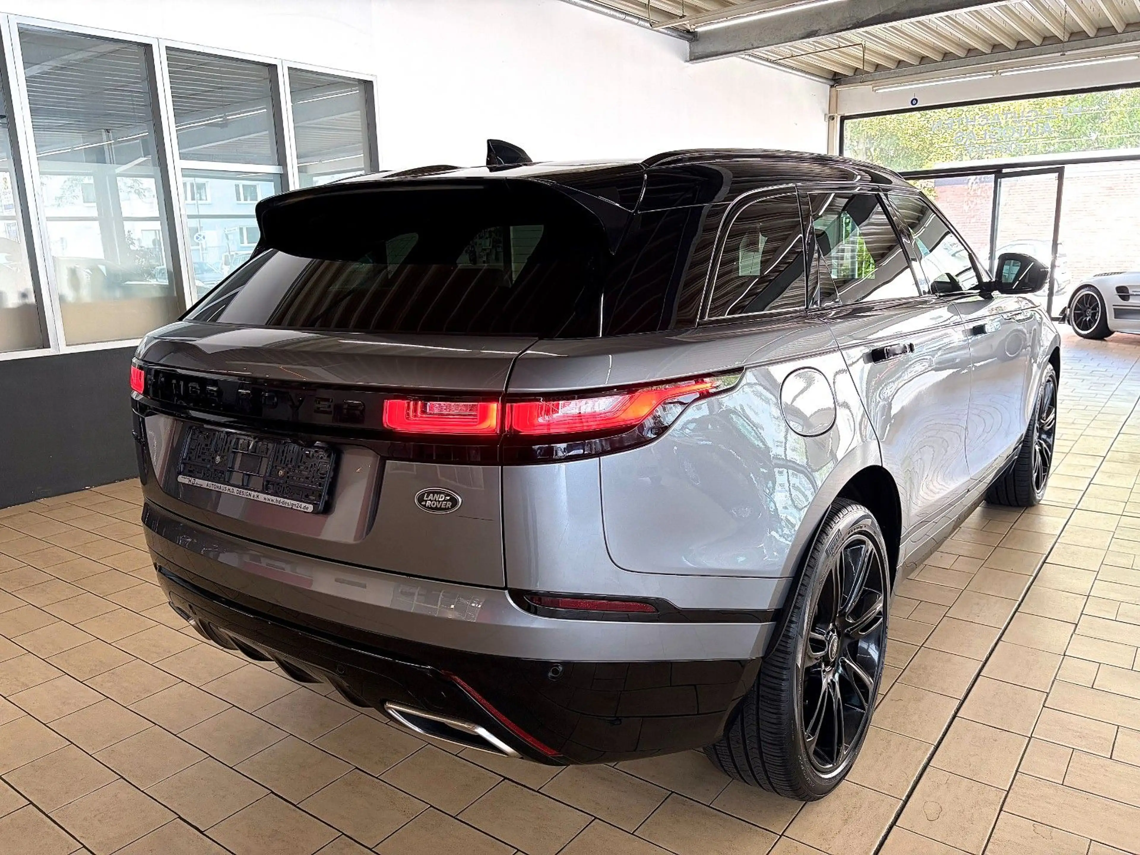 Land Rover Range Rover Velar RANGE ROVER VELAR D 300 R-DYN+VOLL+PANO+22'A* — photo 9