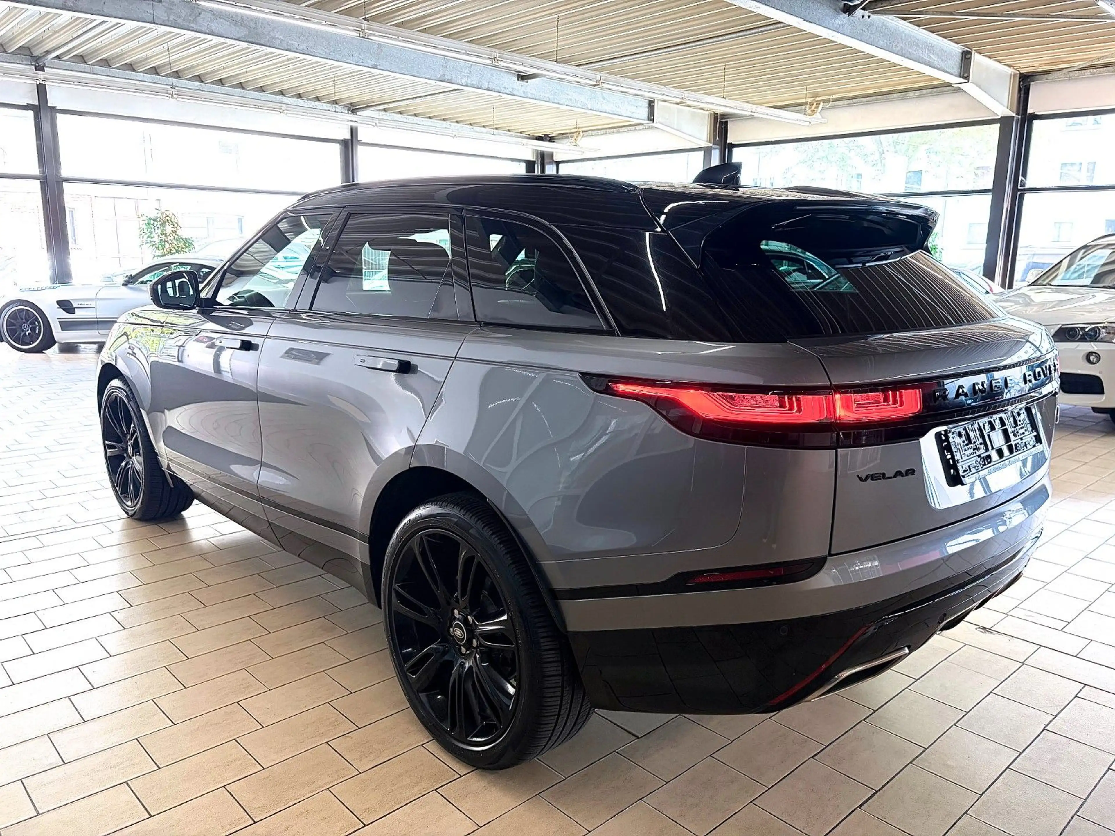 Land Rover Range Rover Velar RANGE ROVER VELAR D 300 R-DYN+VOLL+PANO+22'A* — photo 8