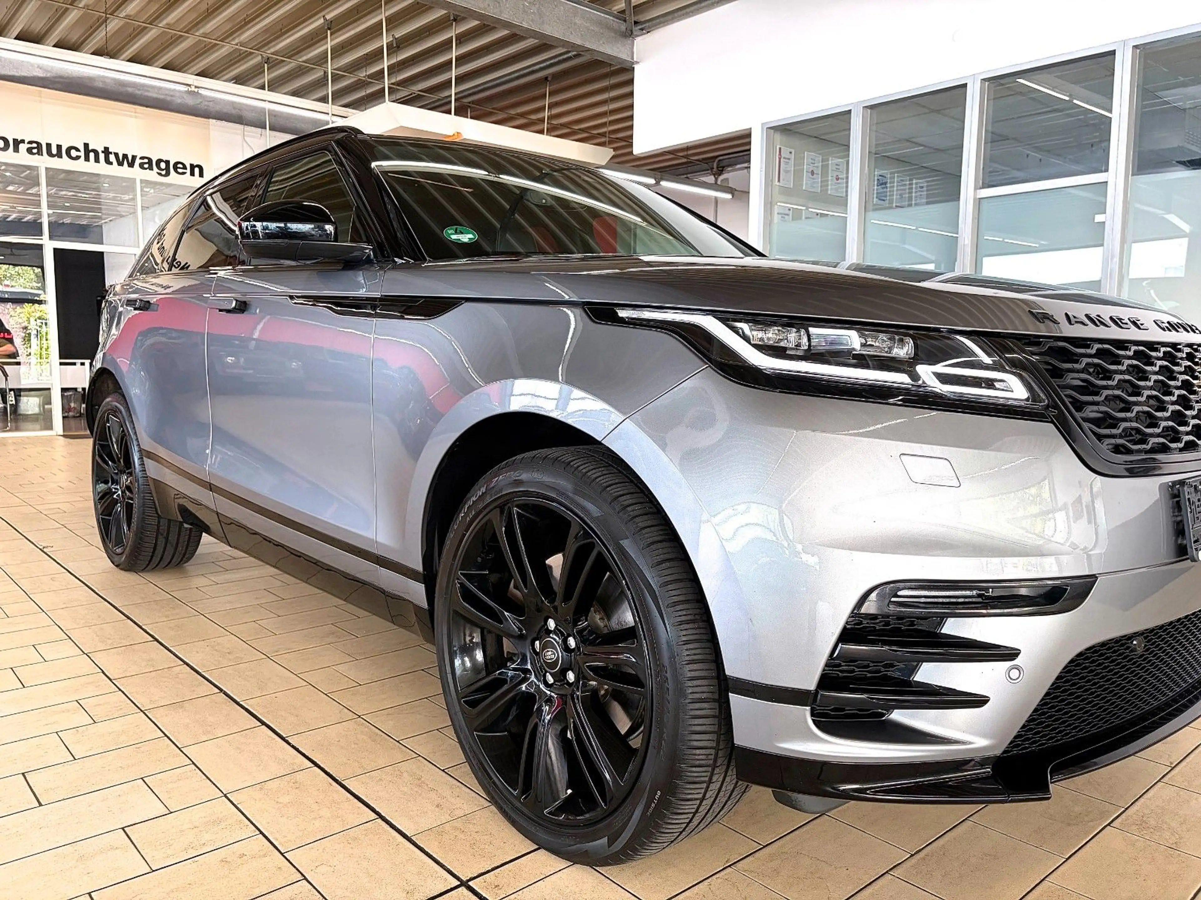 Land Rover Range Rover Velar RANGE ROVER VELAR D 300 R-DYN+VOLL+PANO+22'A* — photo 5