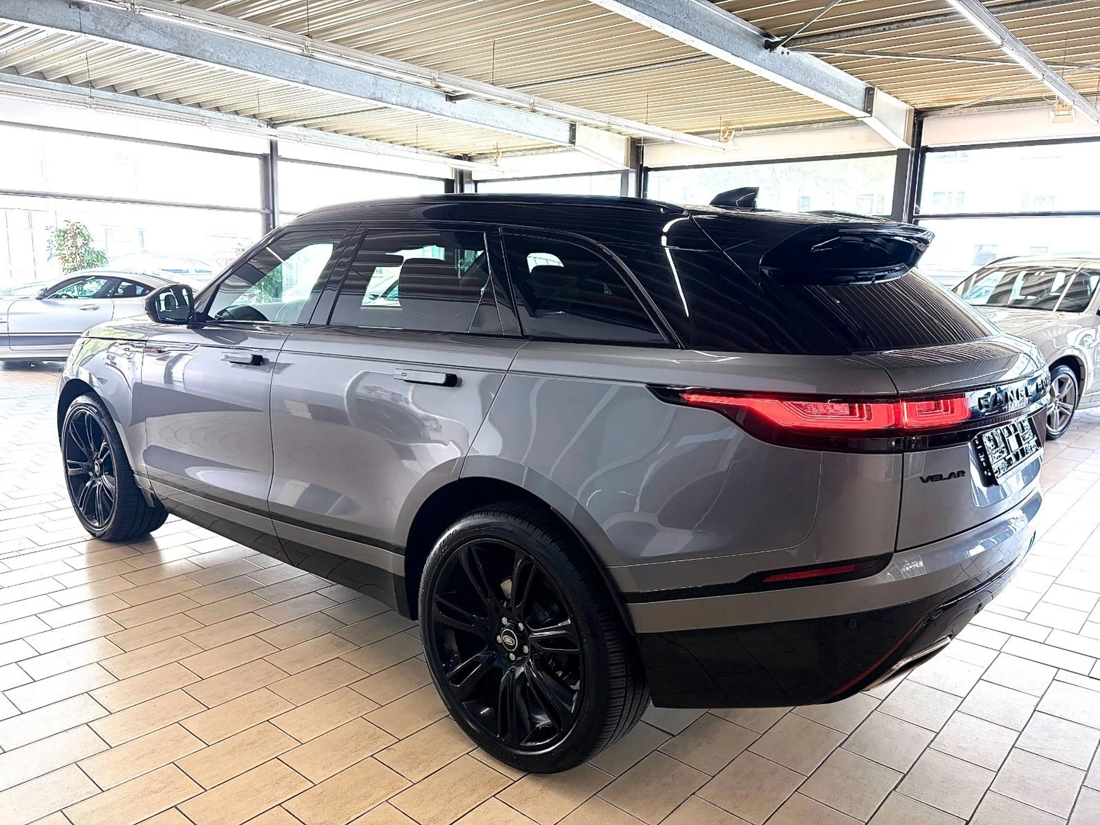 Land Rover Range Rover Velar RANGE ROVER VELAR D 300 R-DYN+VOLL+PANO+22'A* — photo 10