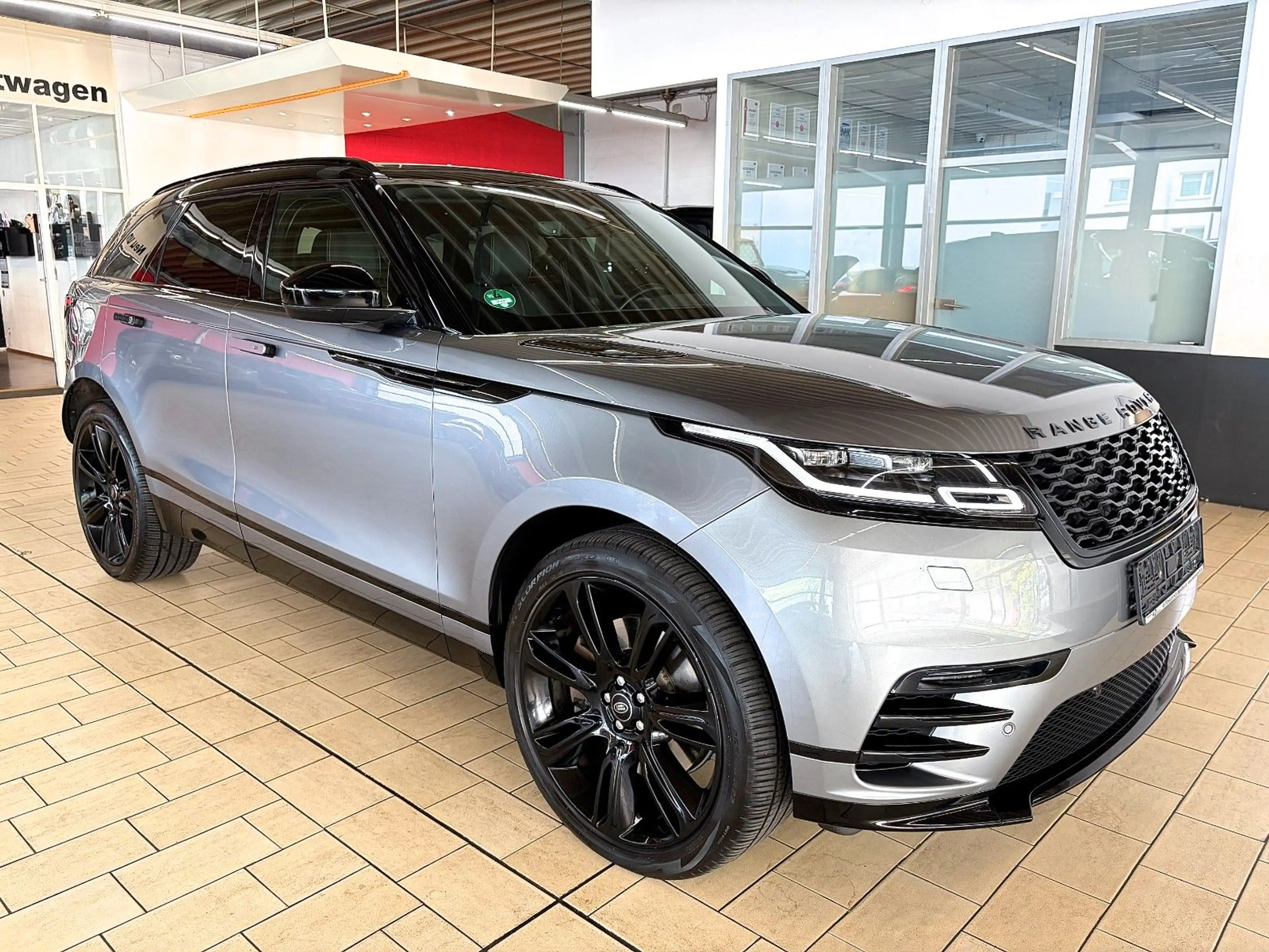 Land Rover Range Rover Velar RANGE ROVER VELAR D 300 R-DYN+VOLL+PANO+22'A* — photo 3