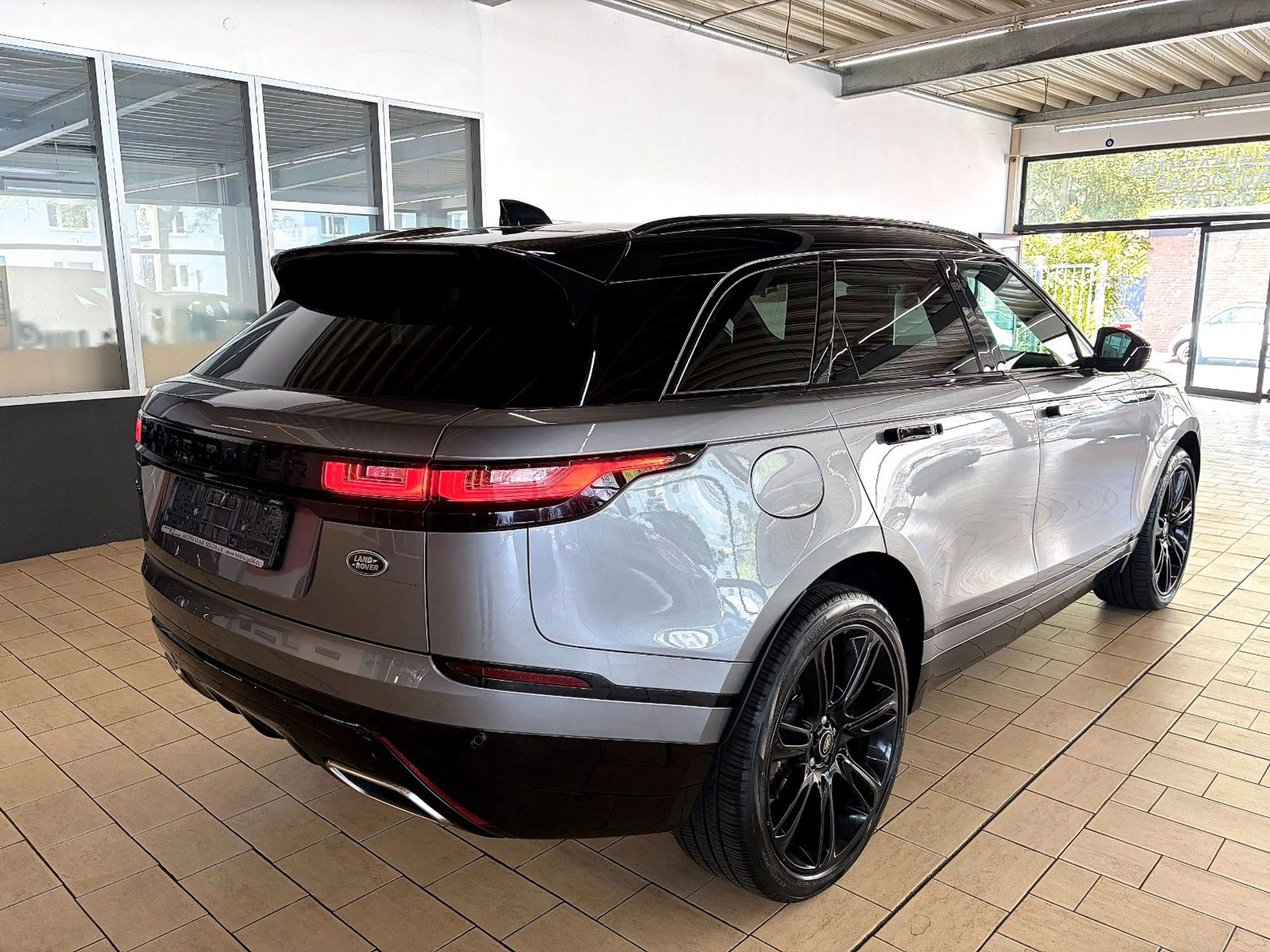 Land Rover Range Rover Velar RANGE ROVER VELAR D 300 R-DYN+VOLL+PANO+22'A* — photo 7