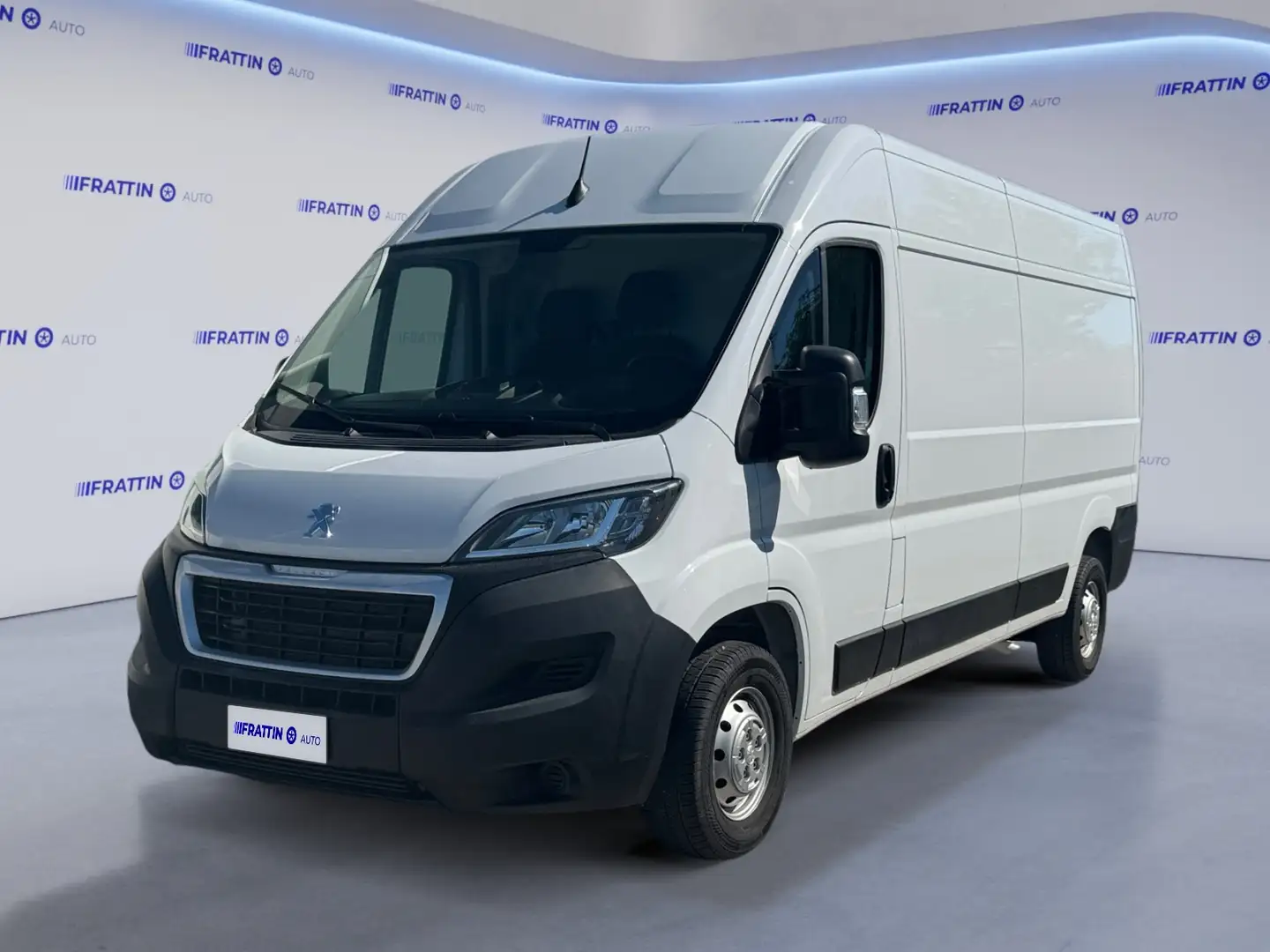 Peugeot Boxer 335 2.2 BlueHDi 140 S&S PLM-TM Furgone Blanc - 1