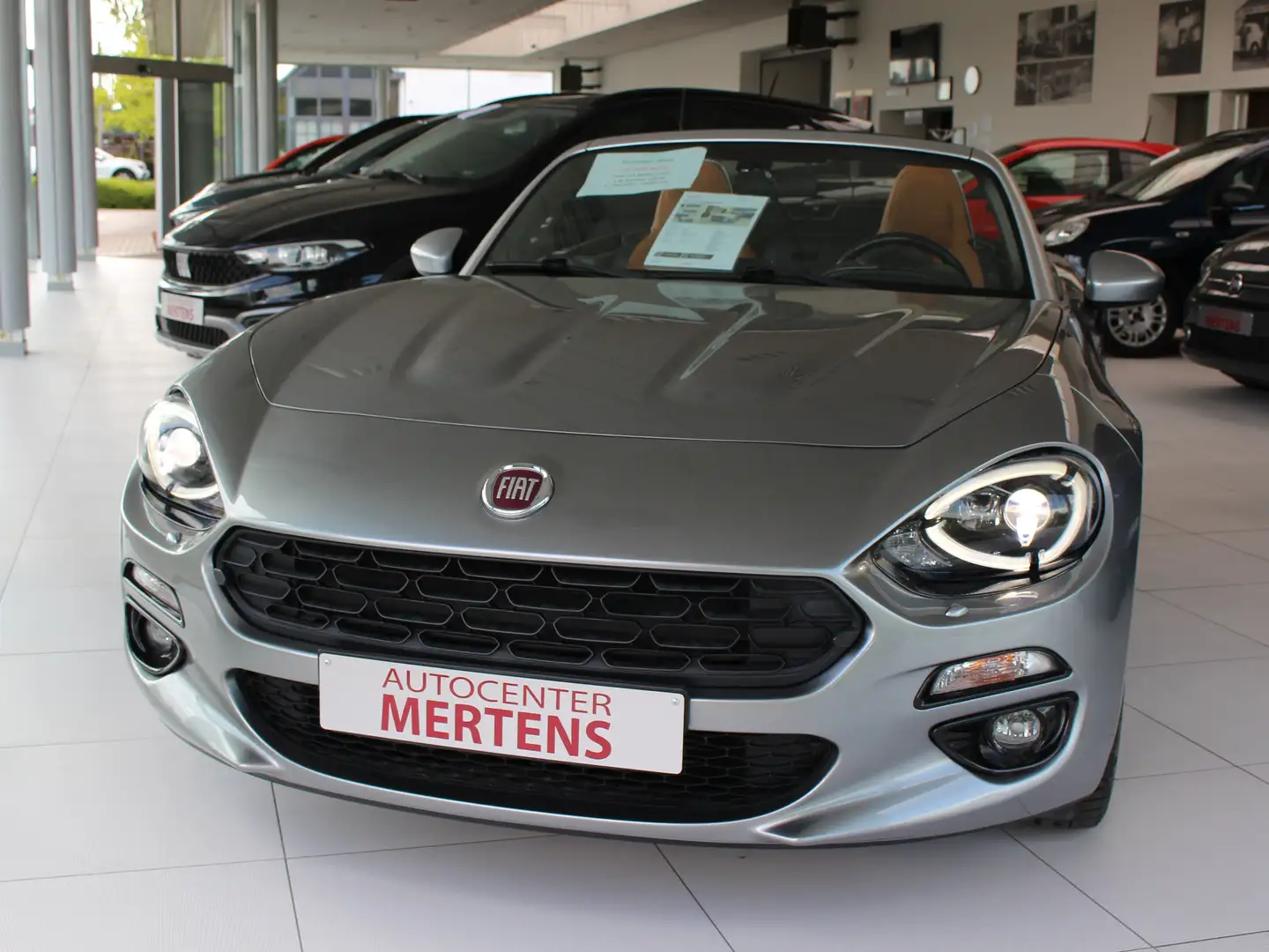 Fiat 124 Spider 124 Spider 1.4 MultiAir Turbo Lusso Grijs - 1