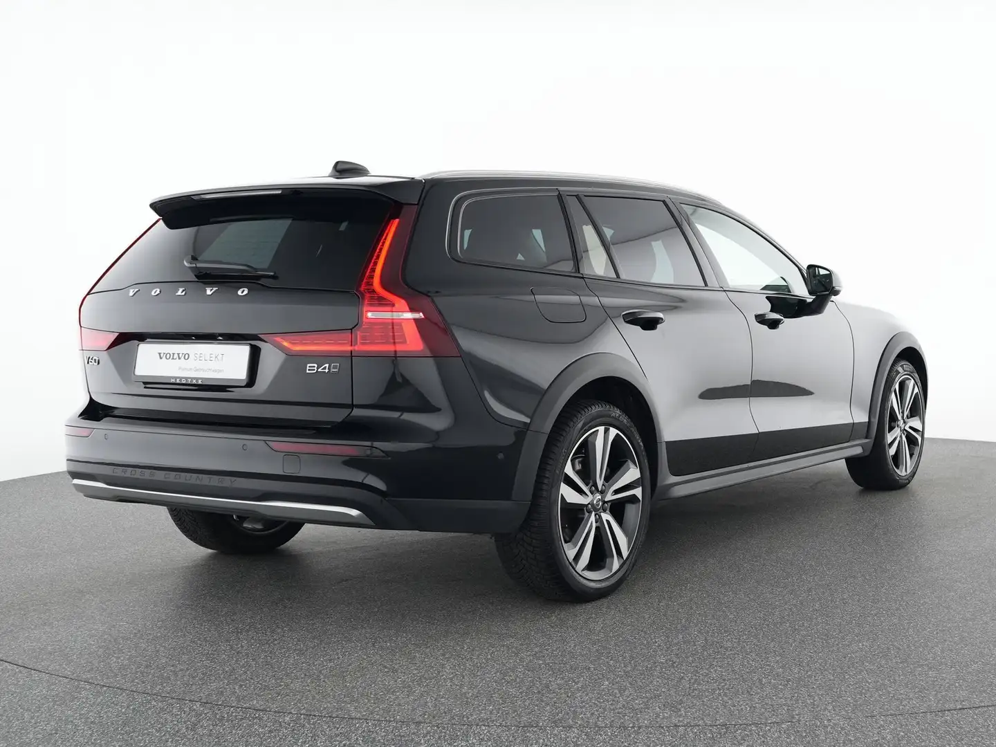 Volvo V60 CC B4 Diesel AWD Ultimate 19"+AHK+B&W+360° Noir - 2