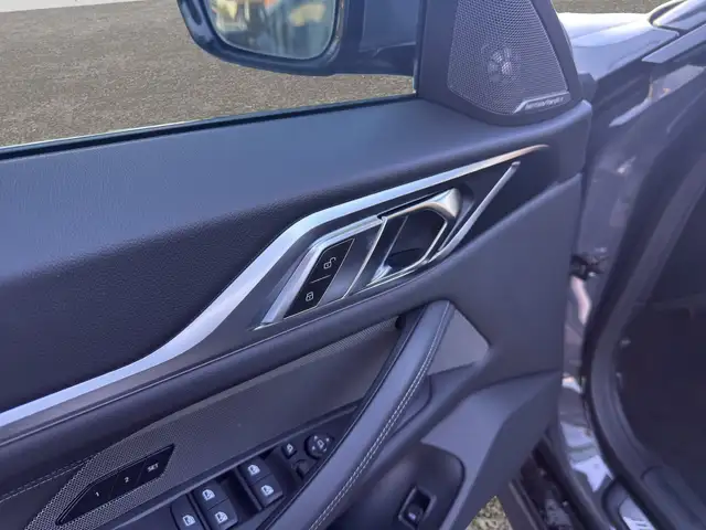 BMW 4 Series view 9