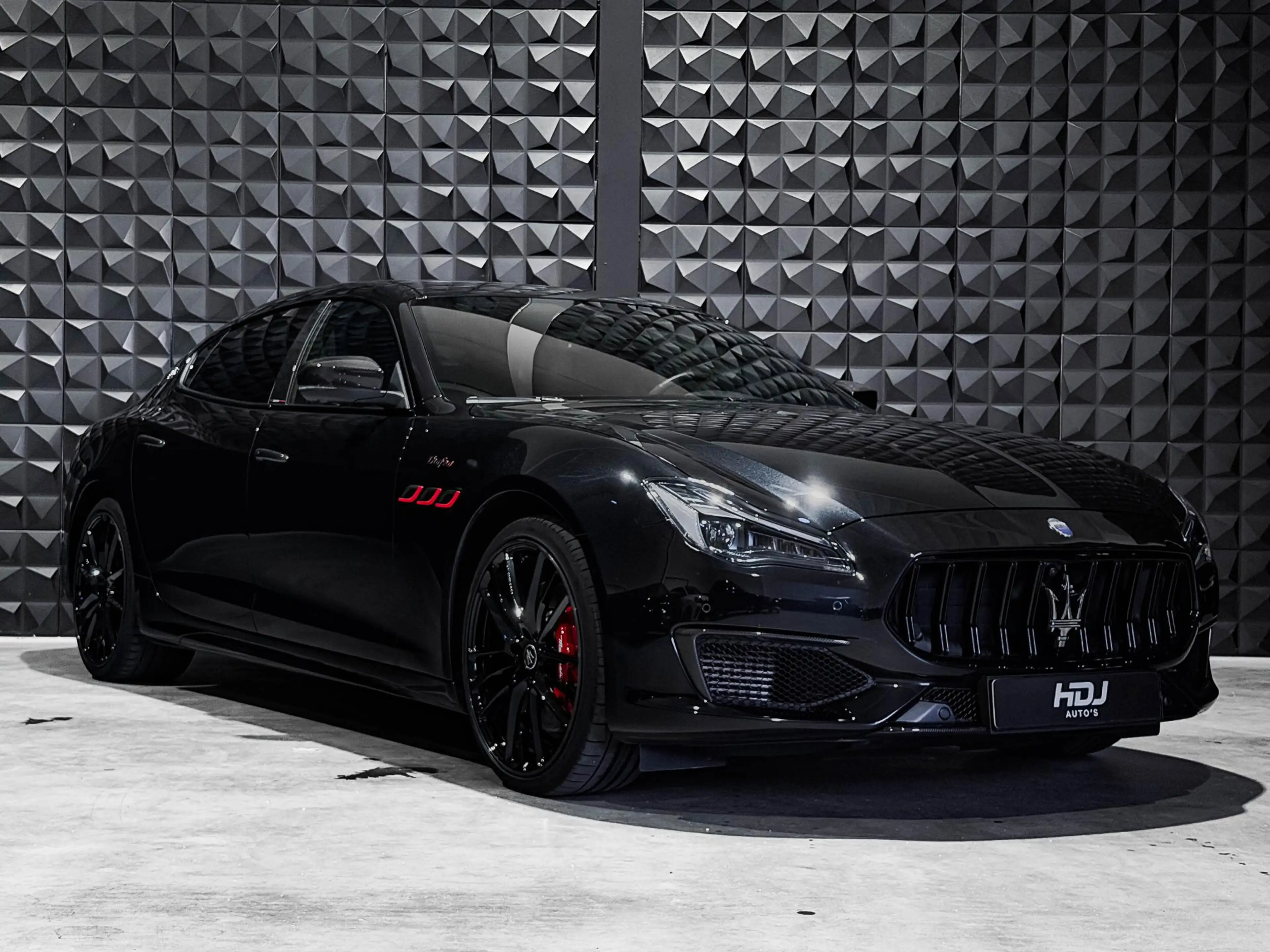 Maserati Quattroporte 3.8 V8 Trofeo | Schuifdak | Harman Kardon | Side | — photo 6
