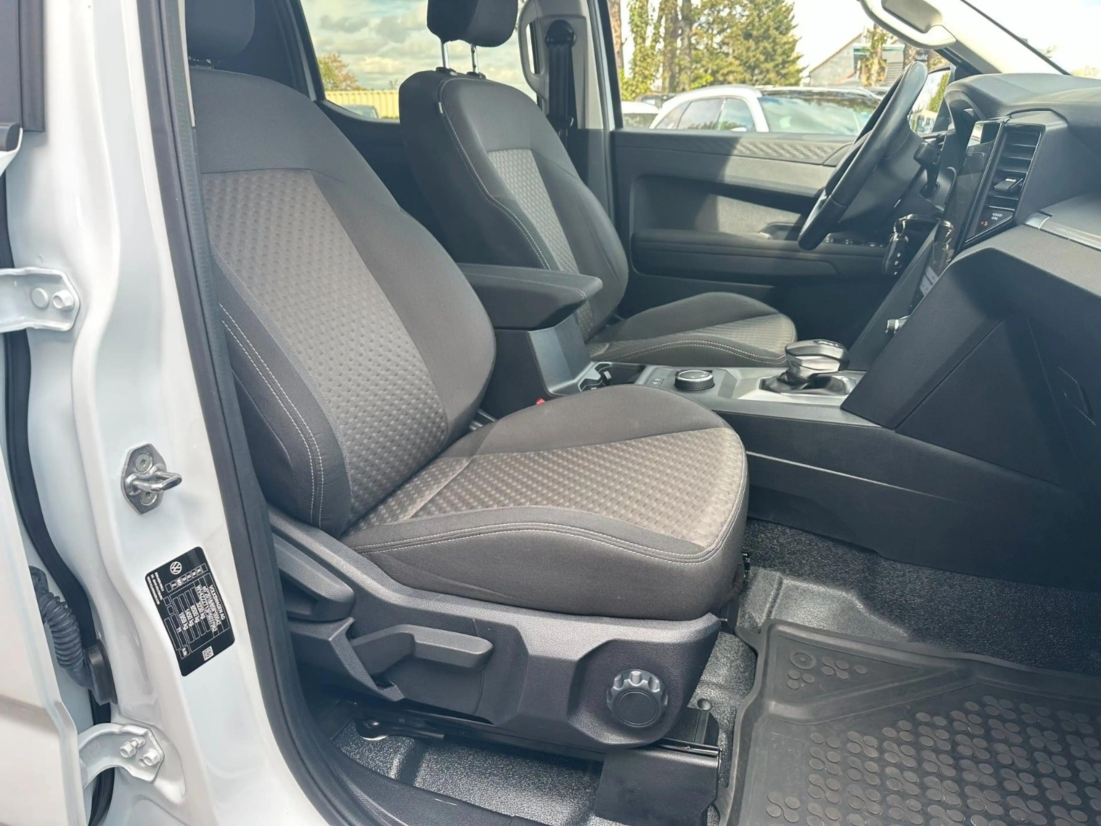 Volkswagen Amarok 2.0 TDI 151 kW Life Doppelkabine 4Motion — photo 9